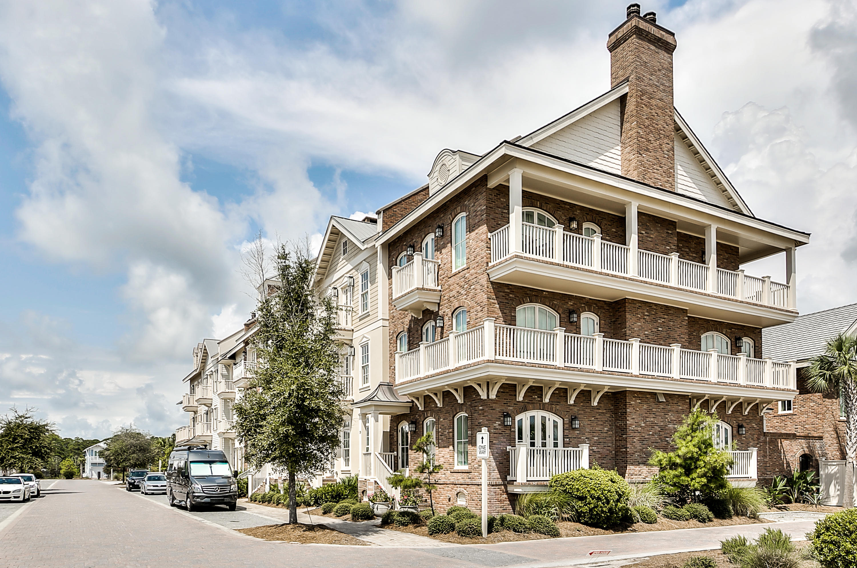 PROMINENCE/LUXURY TOWNHOMES - Residential