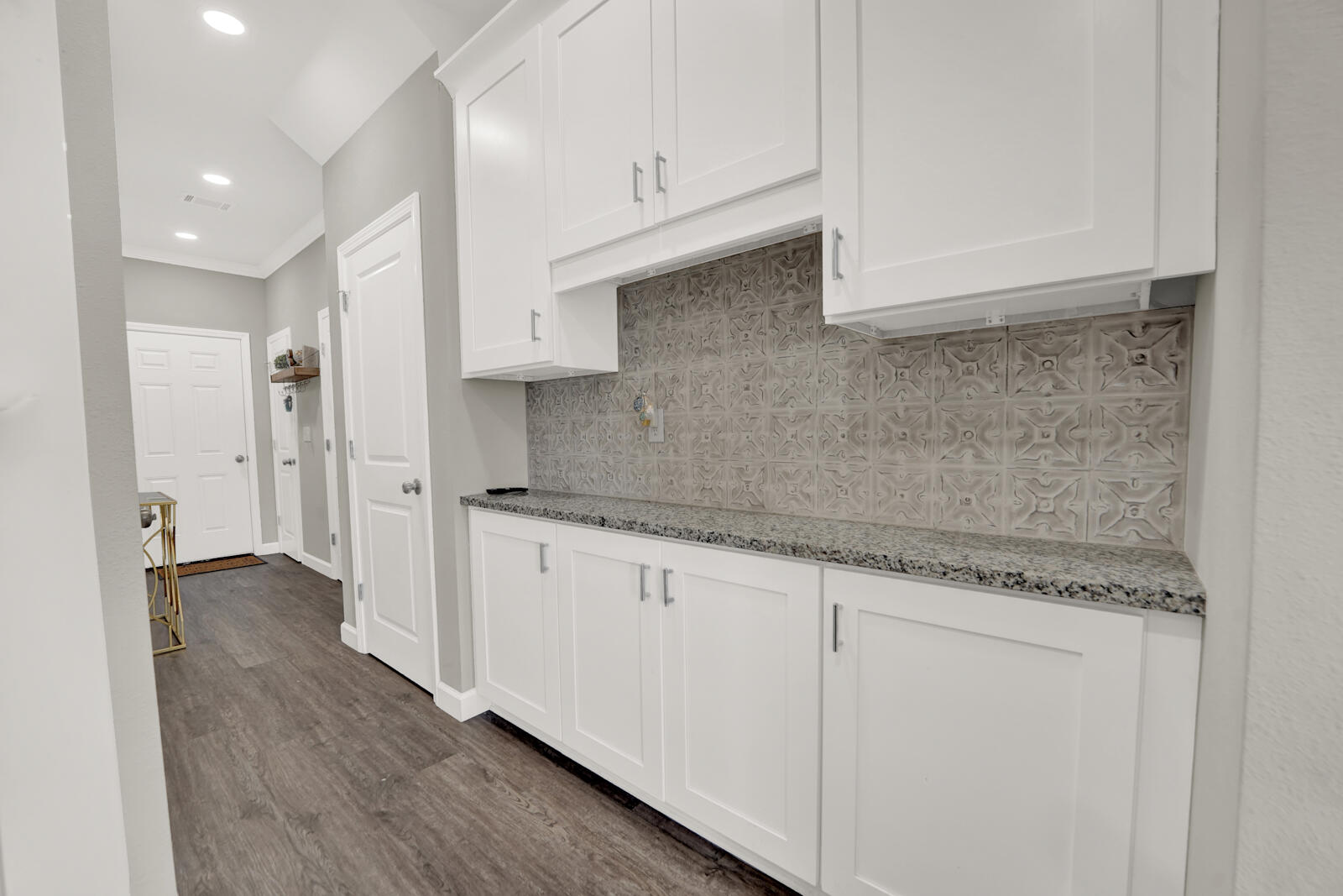 STABLE LANES - Residential