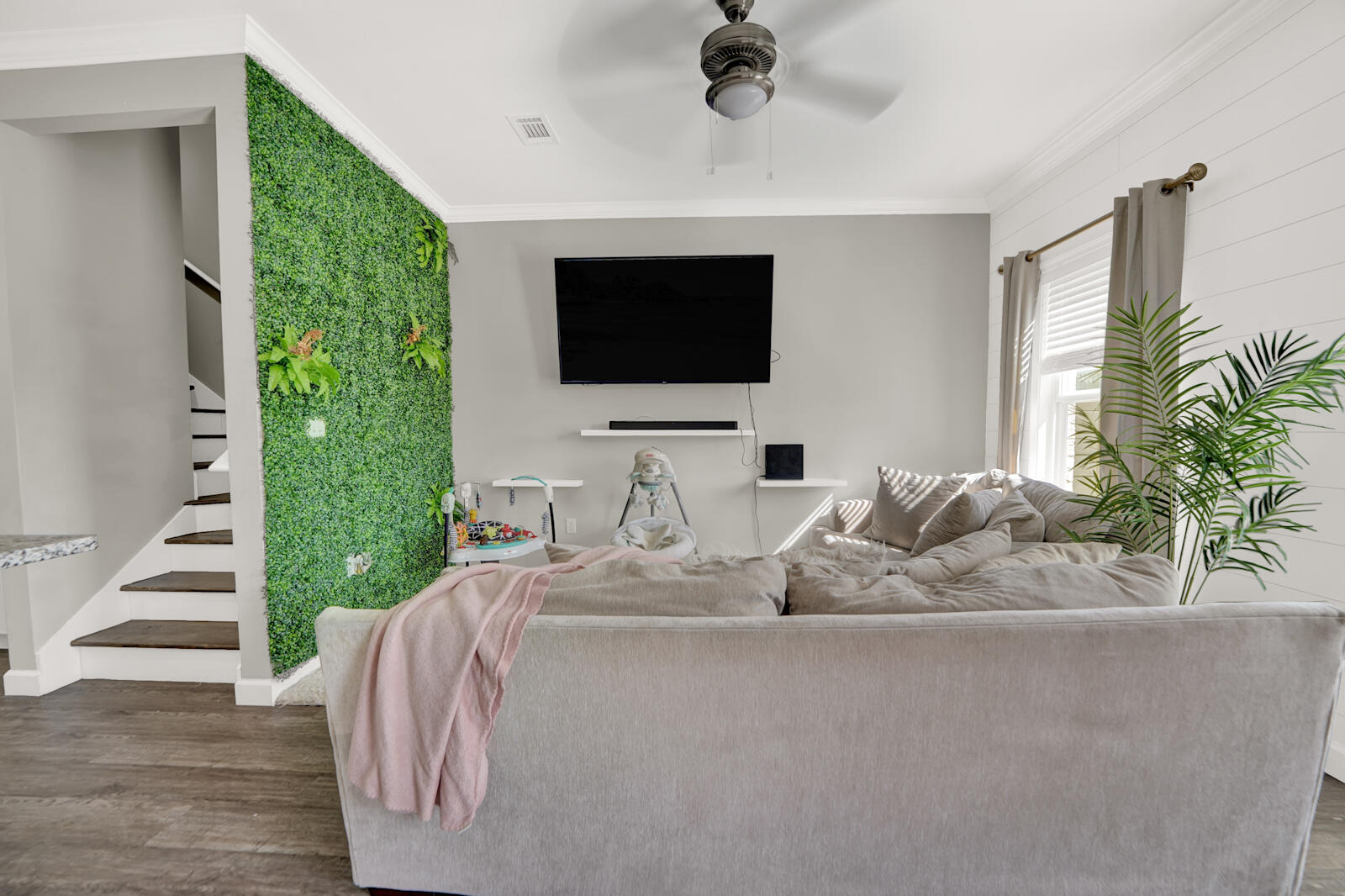 STABLE LANES - Residential