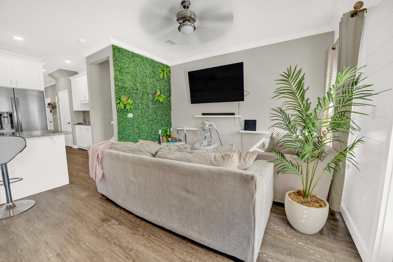 STABLE LANES - Residential