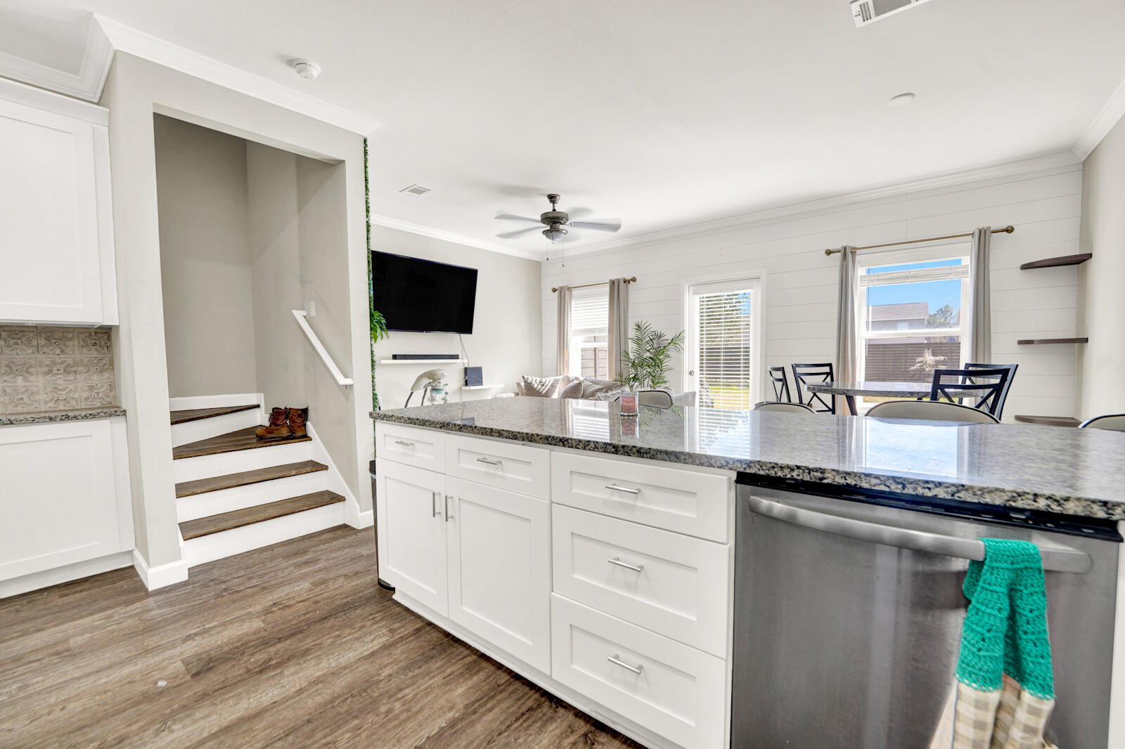 STABLE LANES - Residential