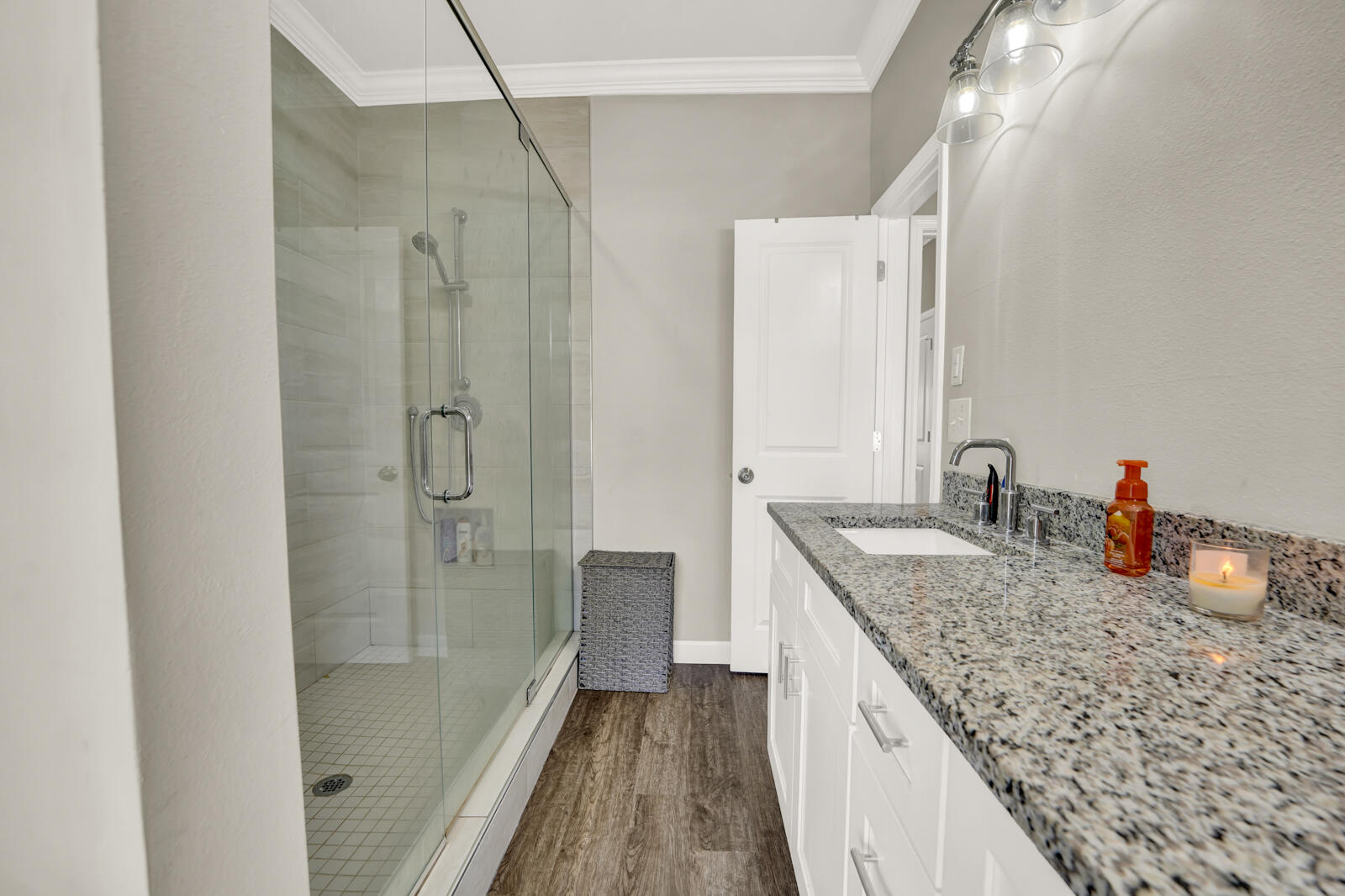 STABLE LANES - Residential