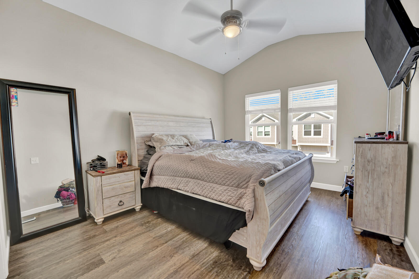 STABLE LANES - Residential