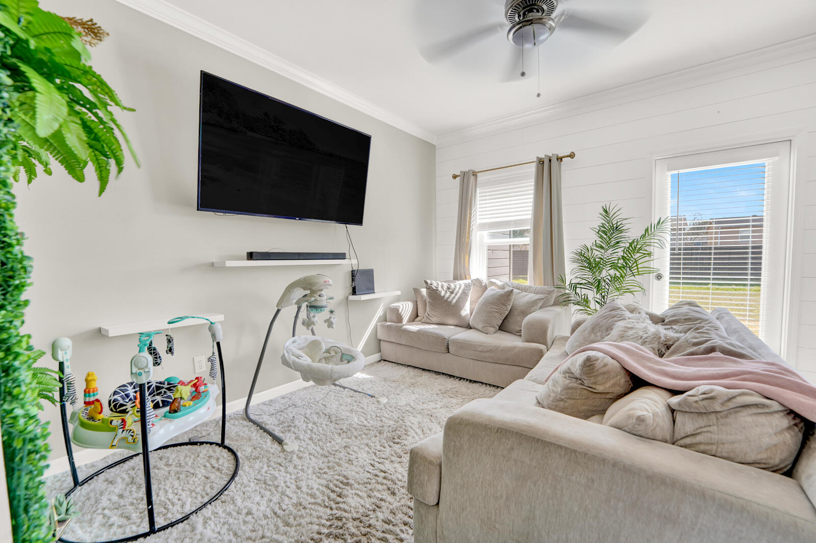 STABLE LANES - Residential