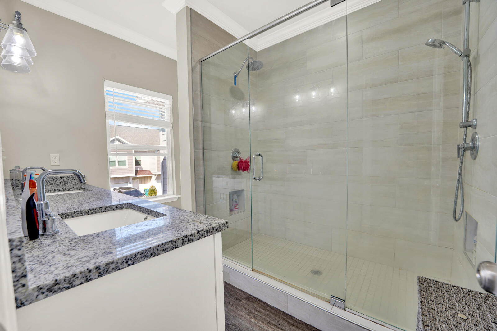 STABLE LANES - Residential