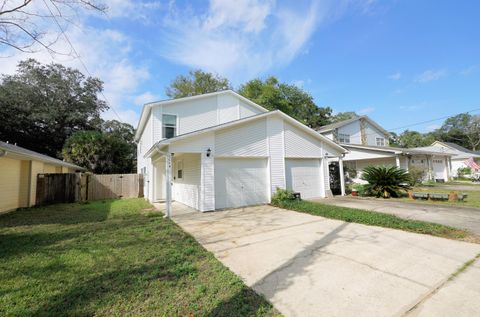 A home in Fort Walton Beach