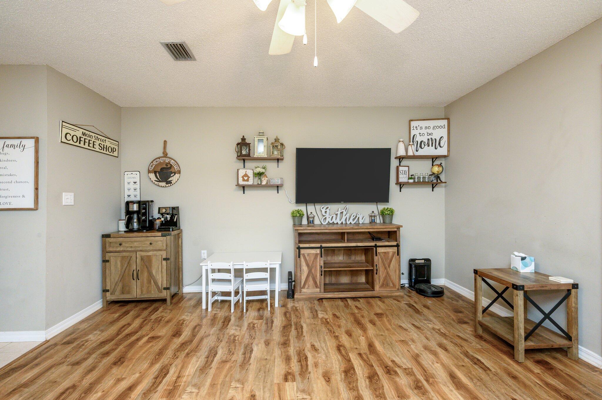 OAK PARK TOWNHOMES - Residential