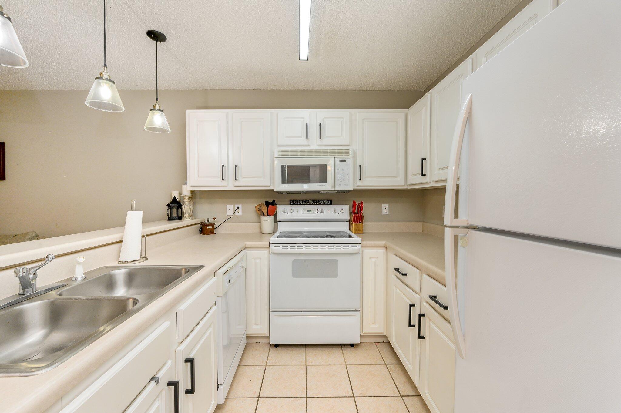 OAK PARK TOWNHOMES - Residential