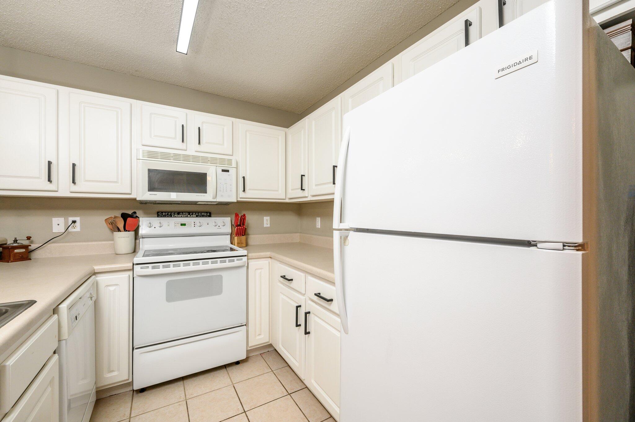 OAK PARK TOWNHOMES - Residential