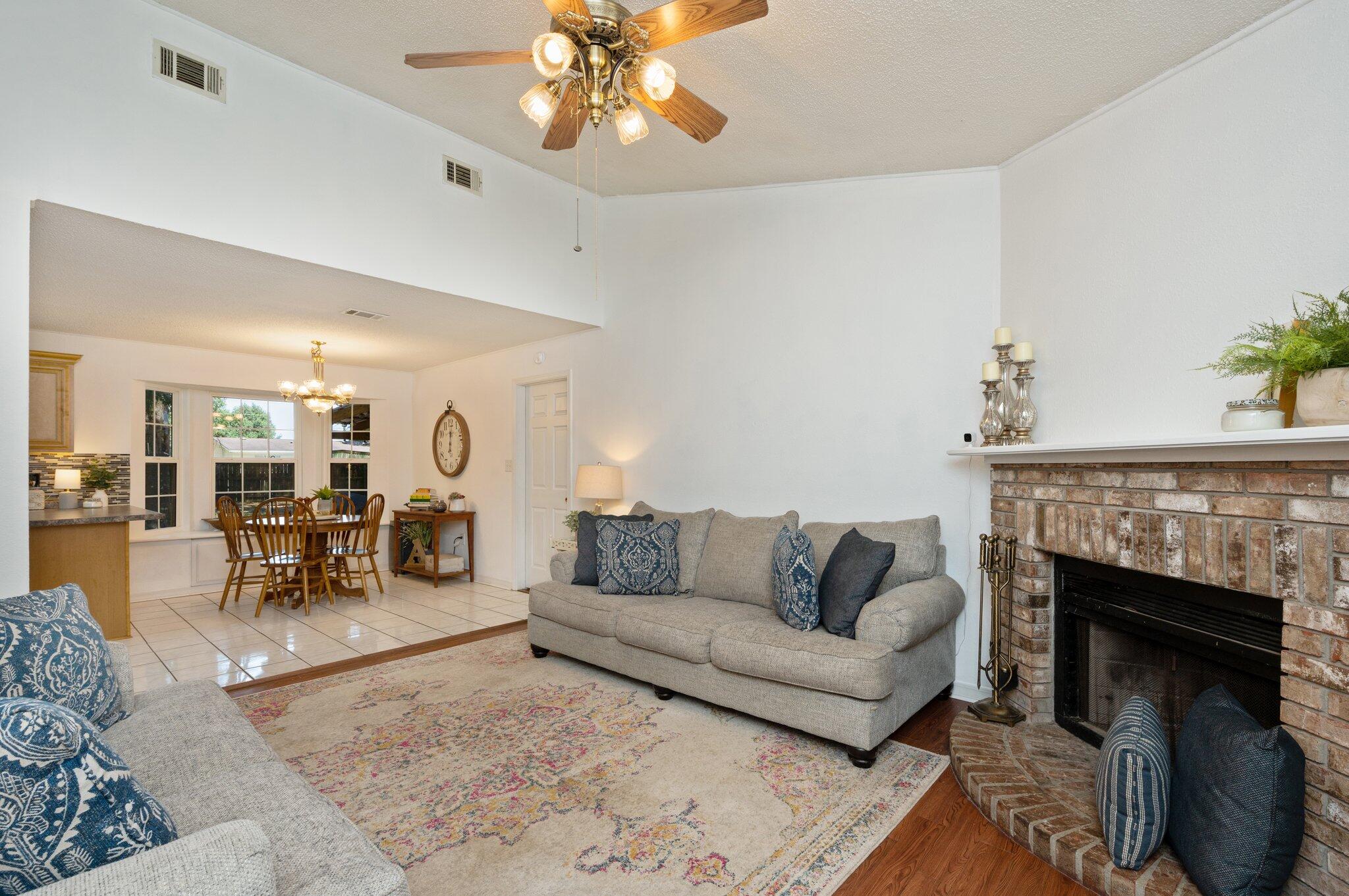 COUNTRY OAKS ESTATES PH 1 - Residential