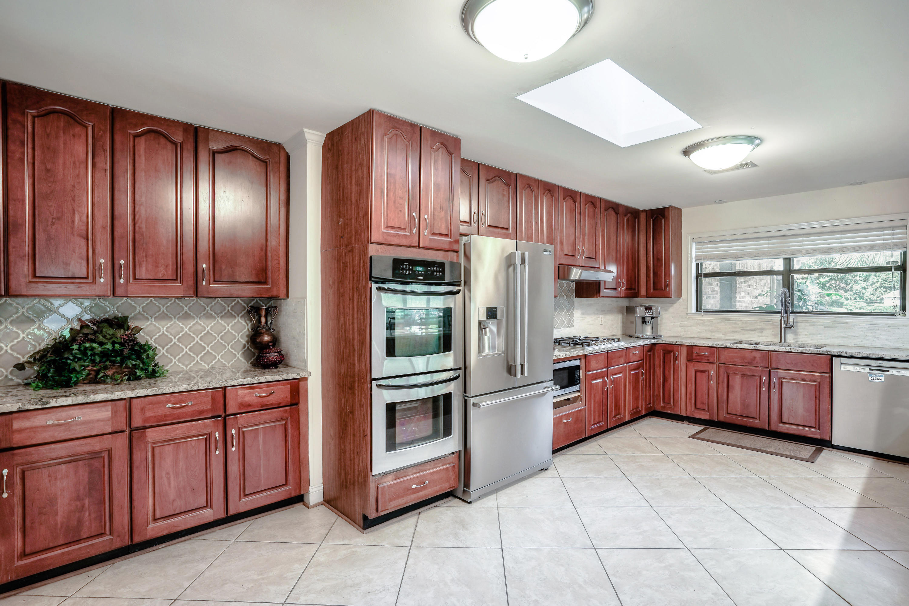 LAKE LORRAINE ESTATES 3 - Residential