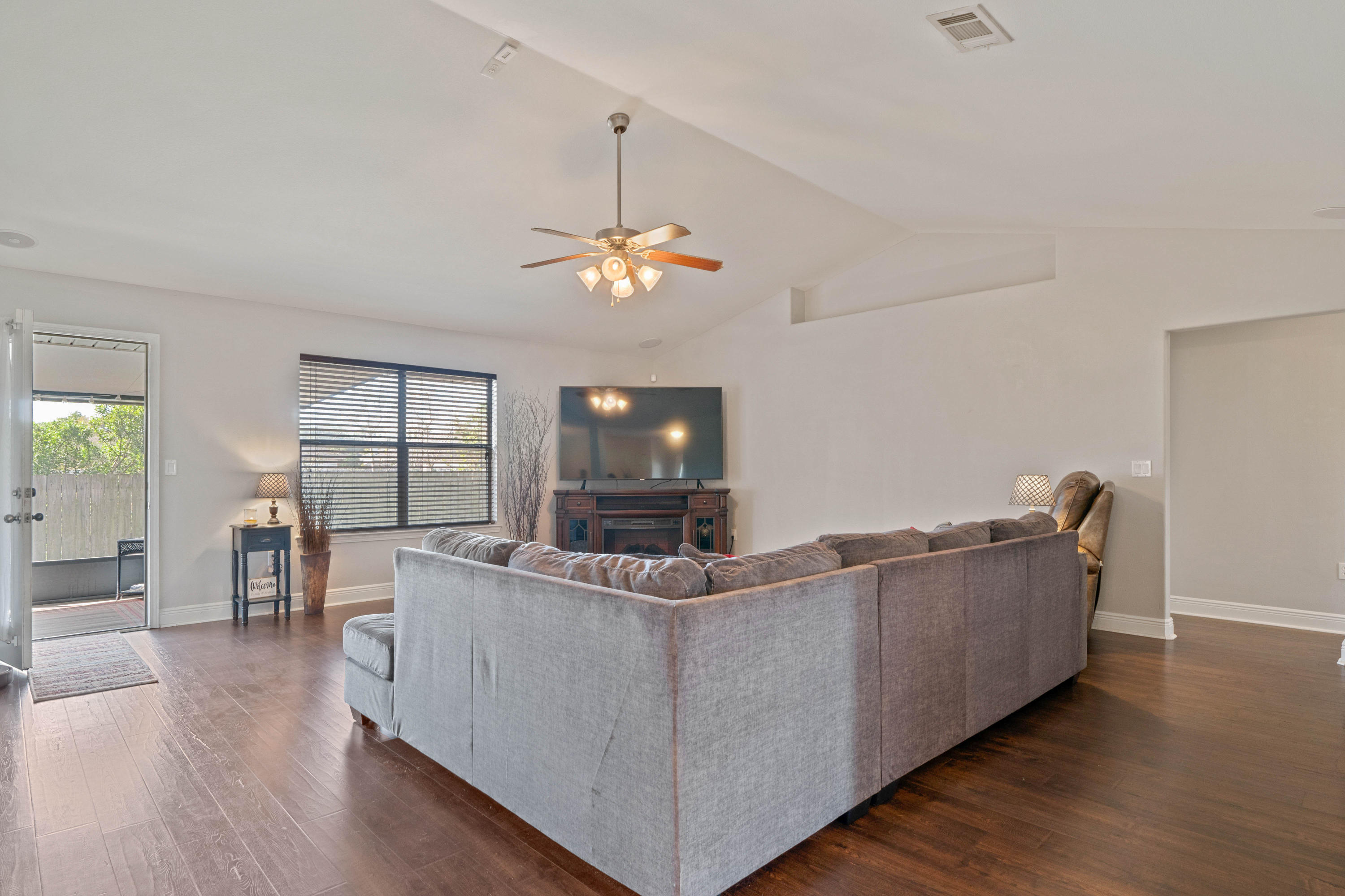 BAY PINES - Residential