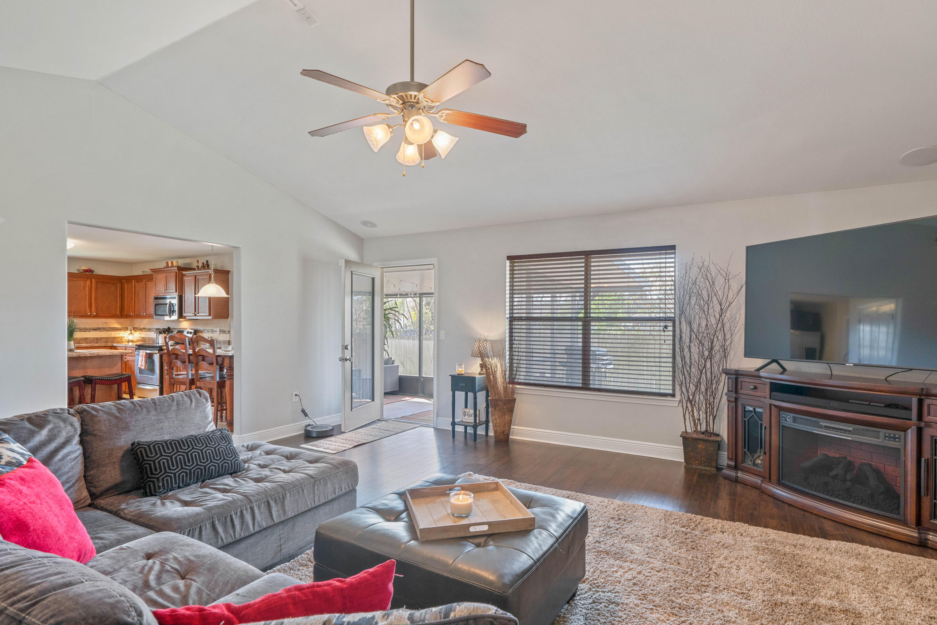 BAY PINES - Residential