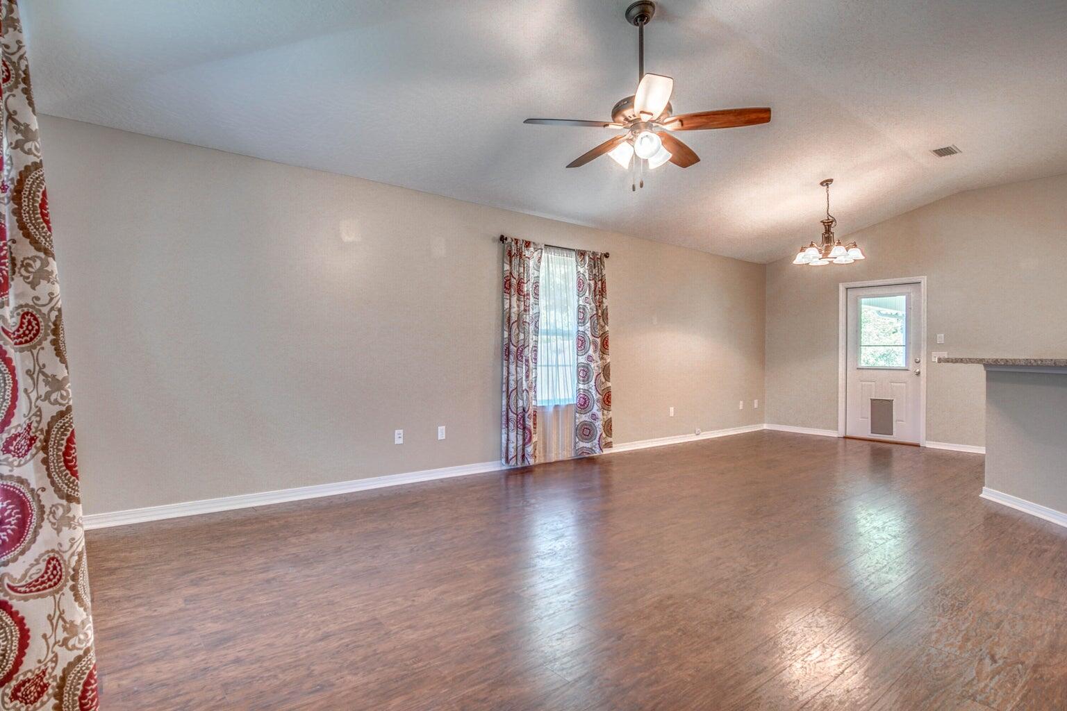 NAVARRE S/D 2ND ADDN - Residential Lease