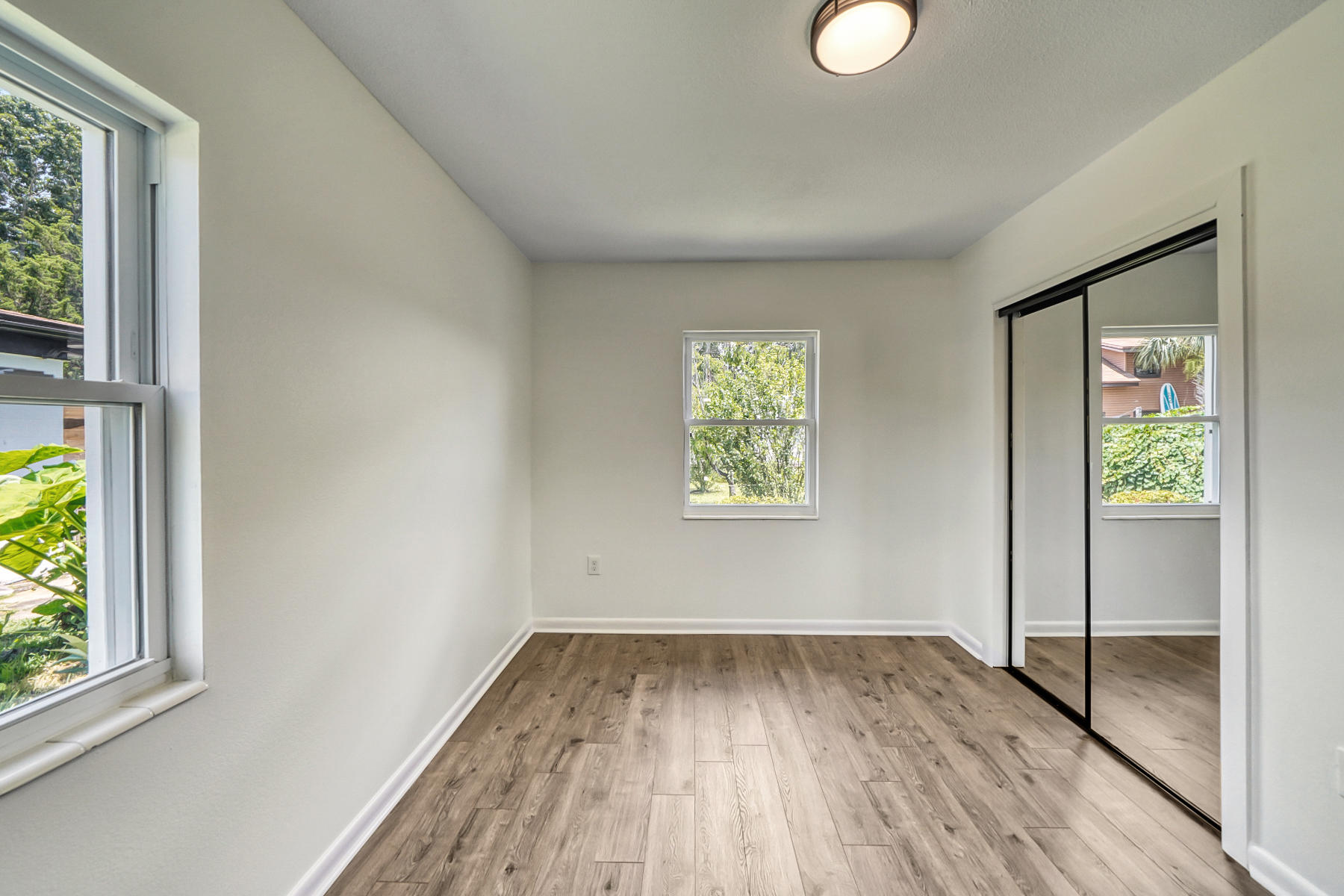 PORT DIXIE LOTS 6 & 7 & E 10 FT OF LOT 5 BLK 103 - Residential