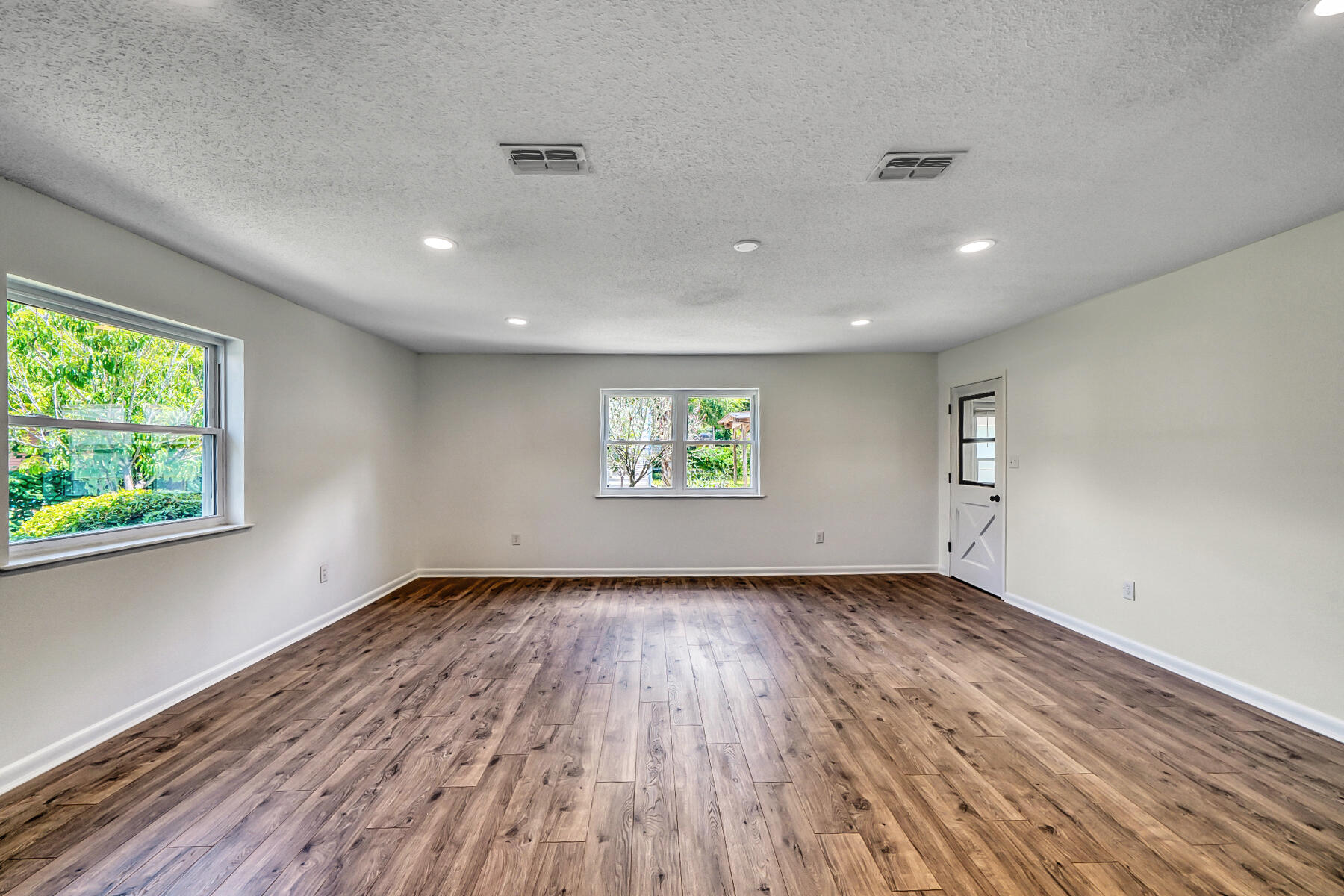 PORT DIXIE LOTS 6 & 7 & E 10 FT OF LOT 5 BLK 103 - Residential