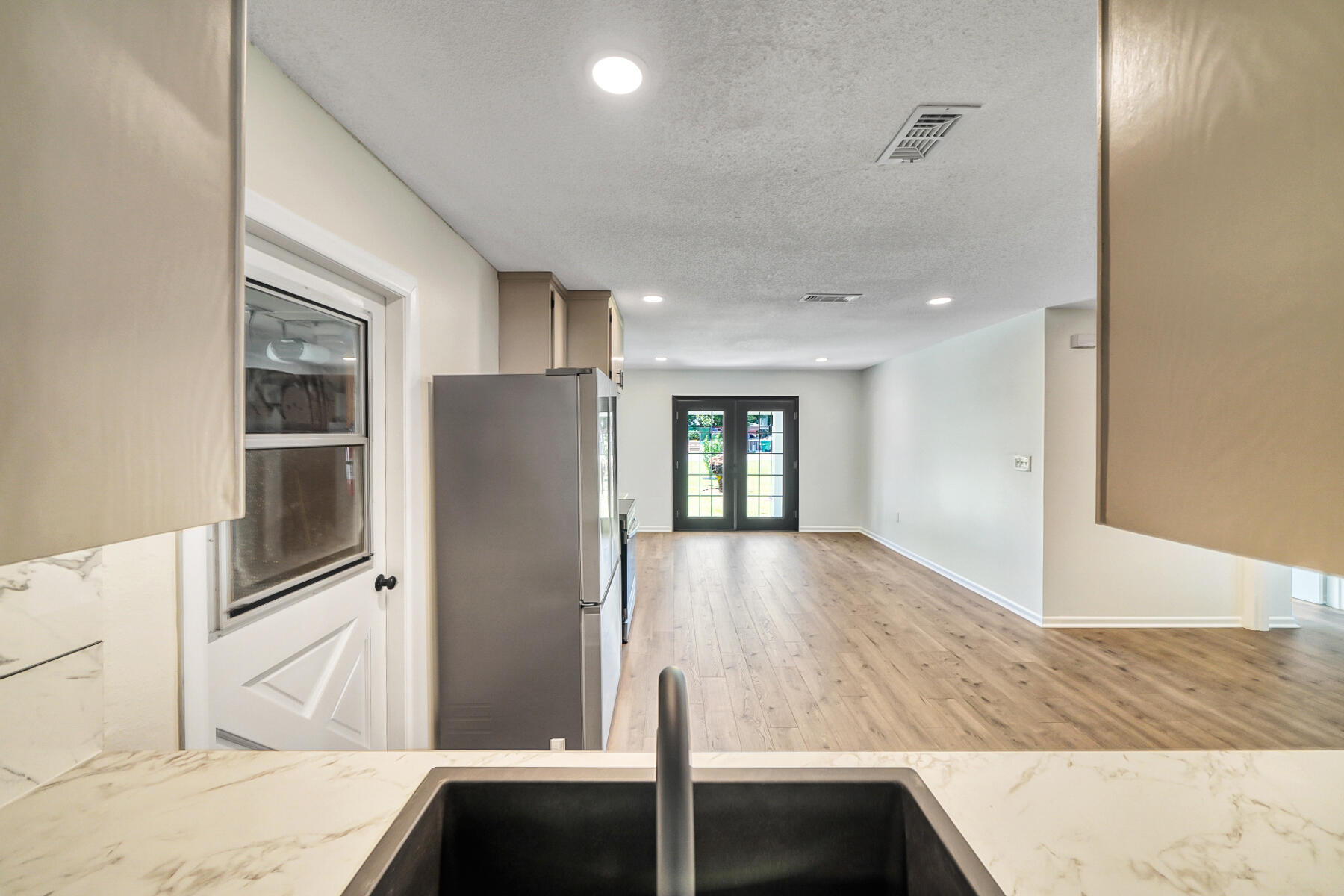 PORT DIXIE LOTS 6 & 7 & E 10 FT OF LOT 5 BLK 103 - Residential