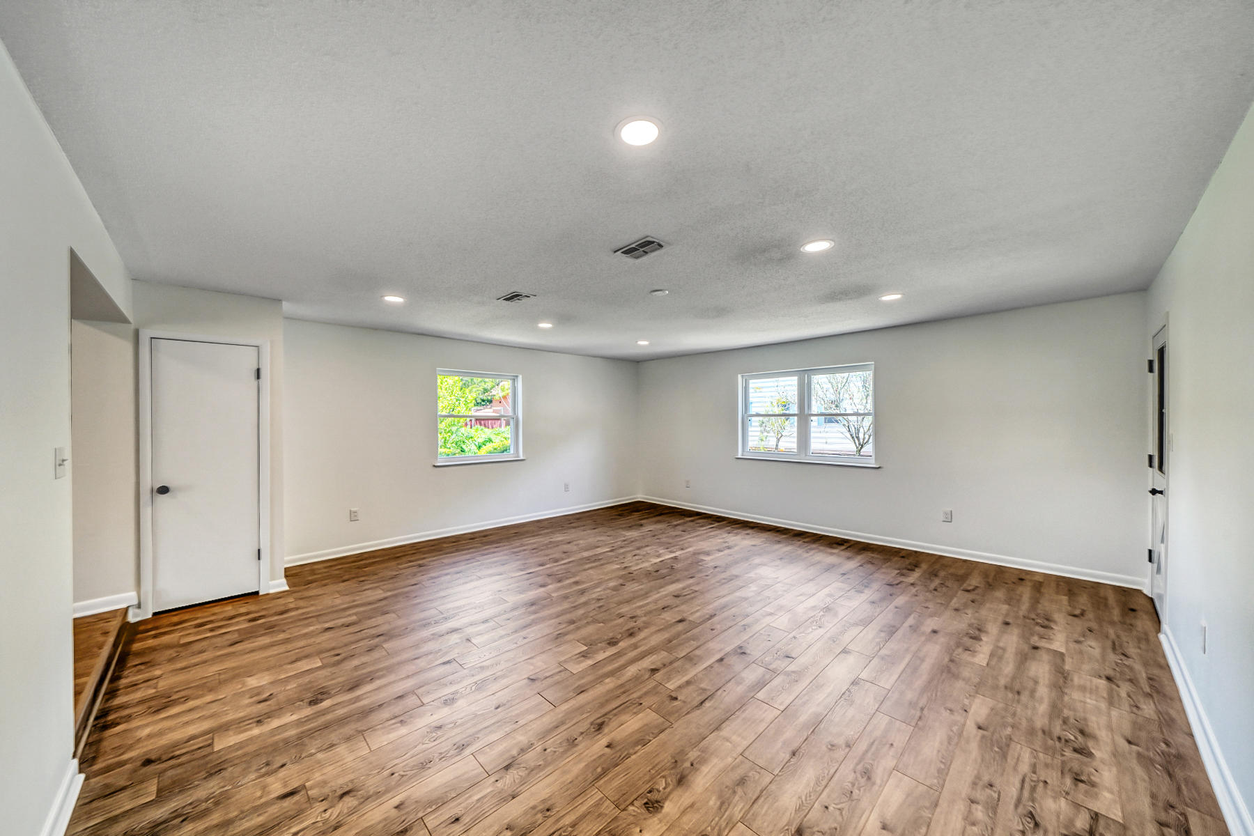 PORT DIXIE LOTS 6 & 7 & E 10 FT OF LOT 5 BLK 103 - Residential