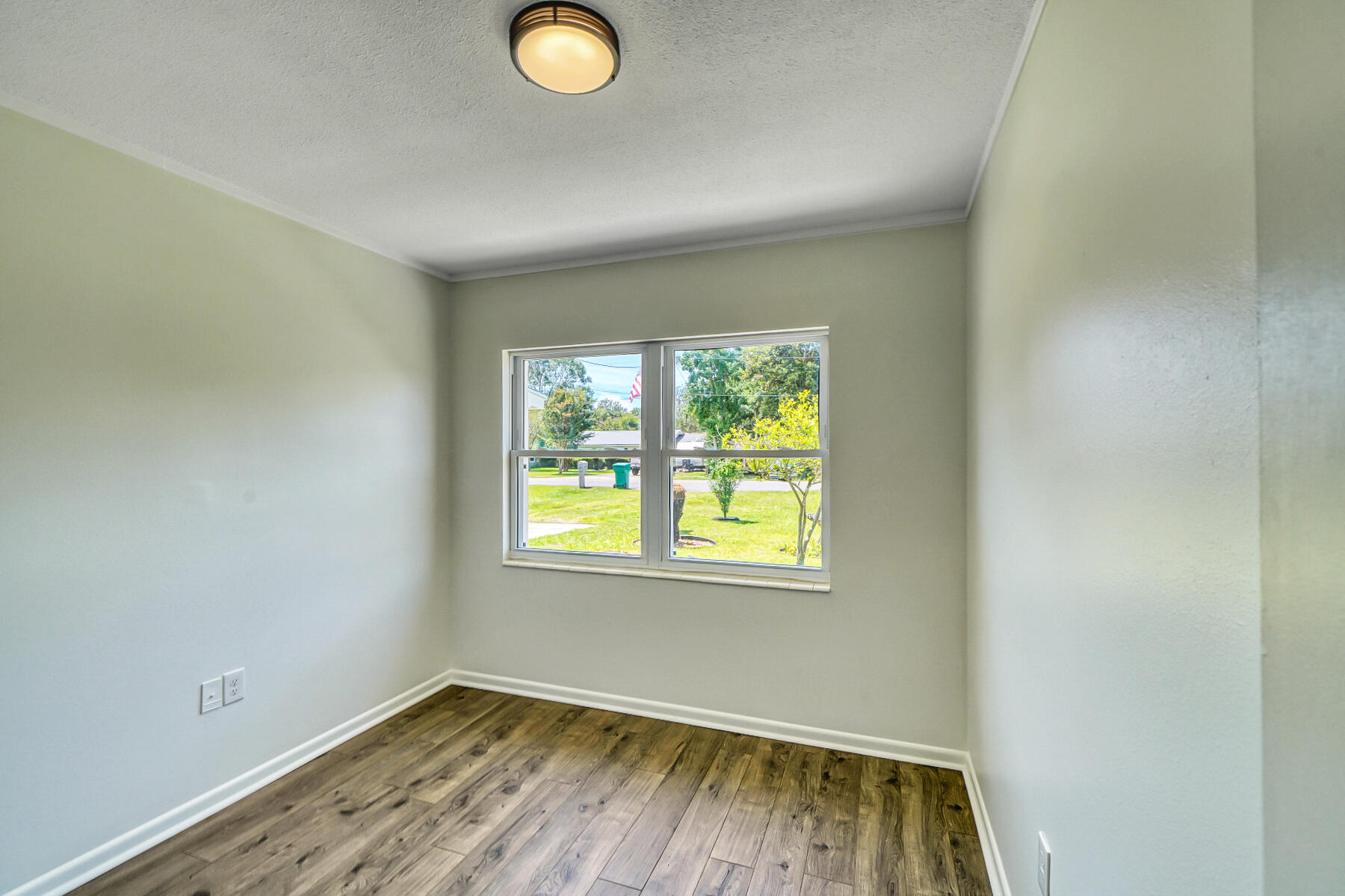 PORT DIXIE LOTS 6 & 7 & E 10 FT OF LOT 5 BLK 103 - Residential