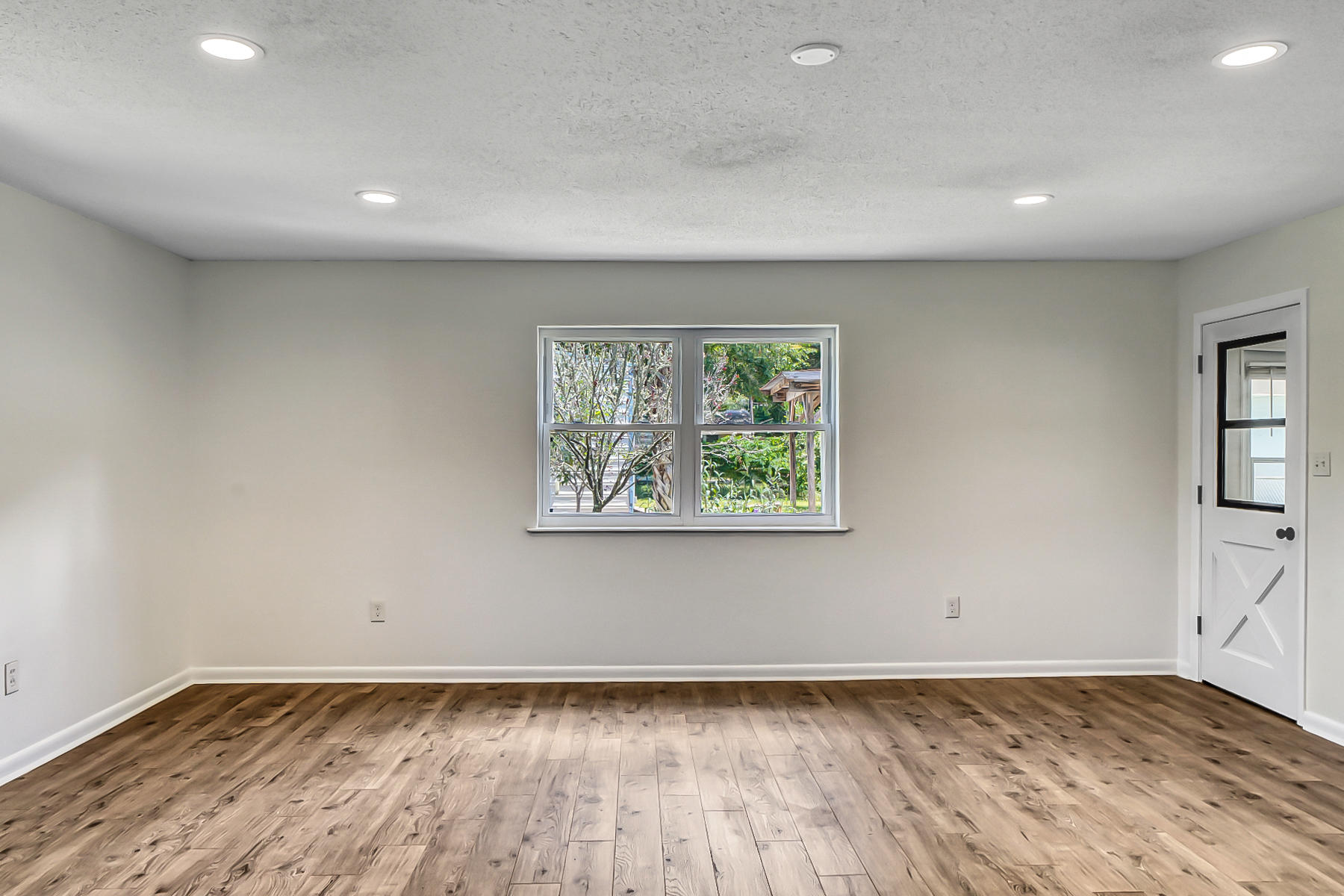 PORT DIXIE LOTS 6 & 7 & E 10 FT OF LOT 5 BLK 103 - Residential