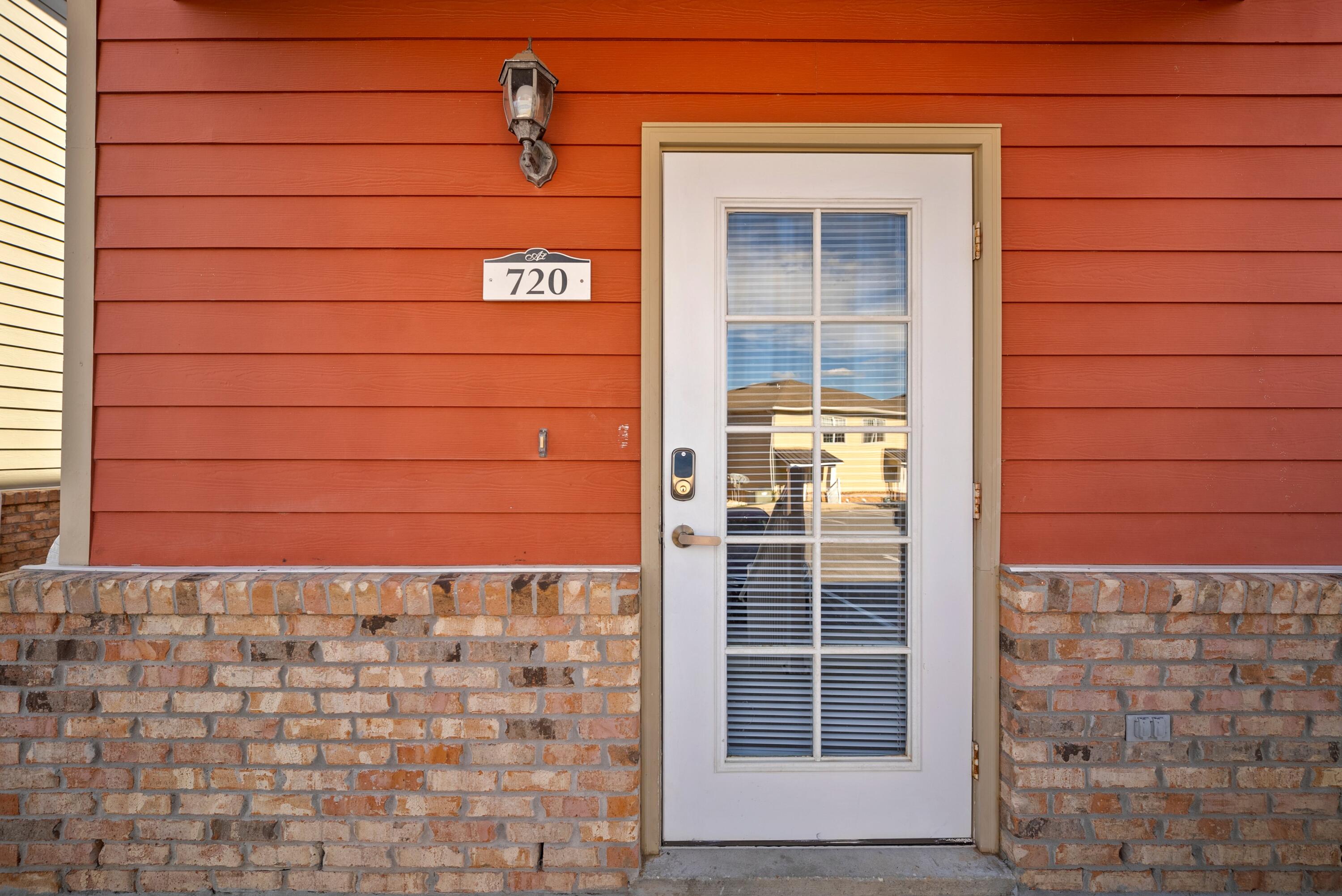 Crestview-ARBOR LAKE TH - Residential Lease