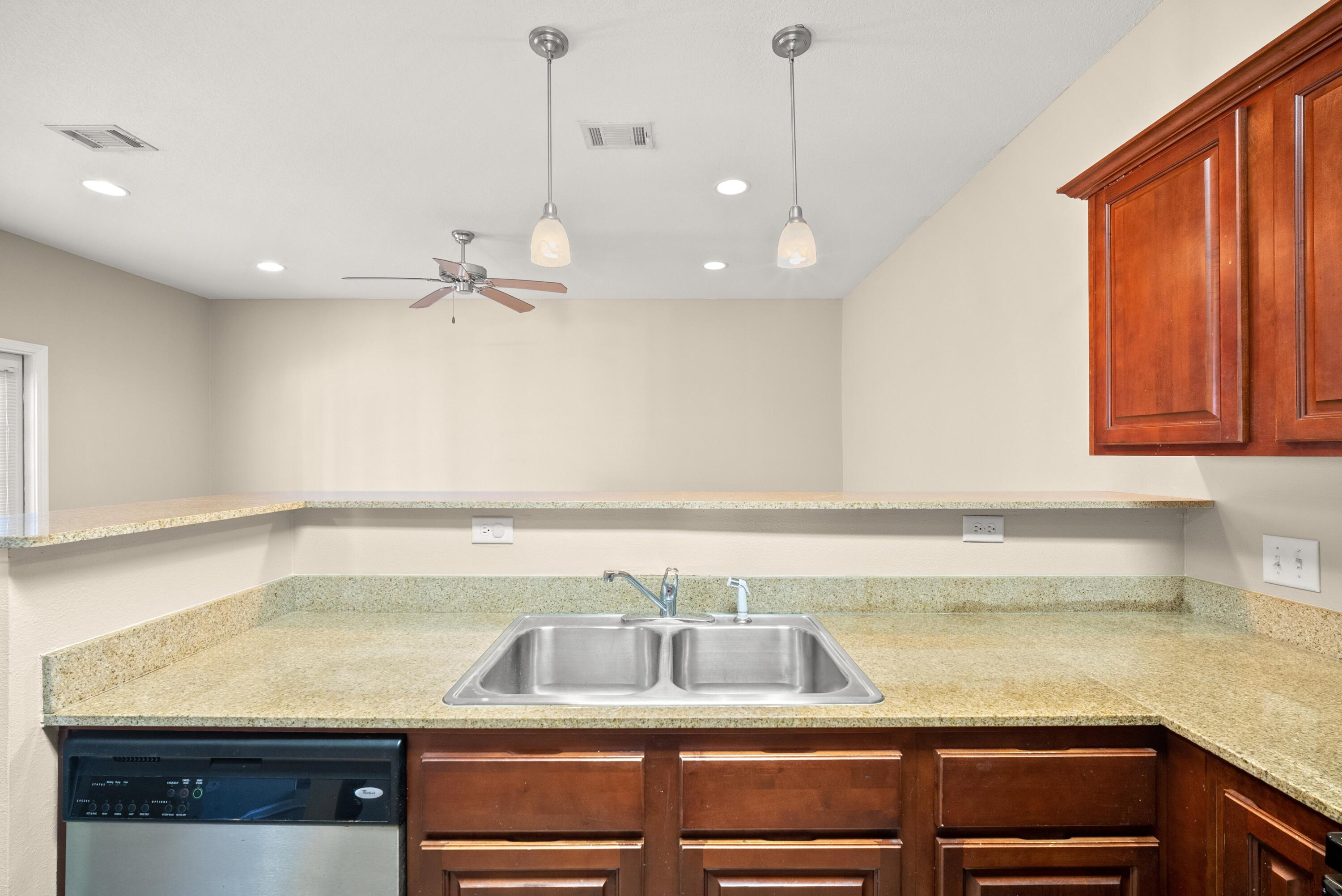 Crestview-ARBOR LAKE TH - Residential Lease