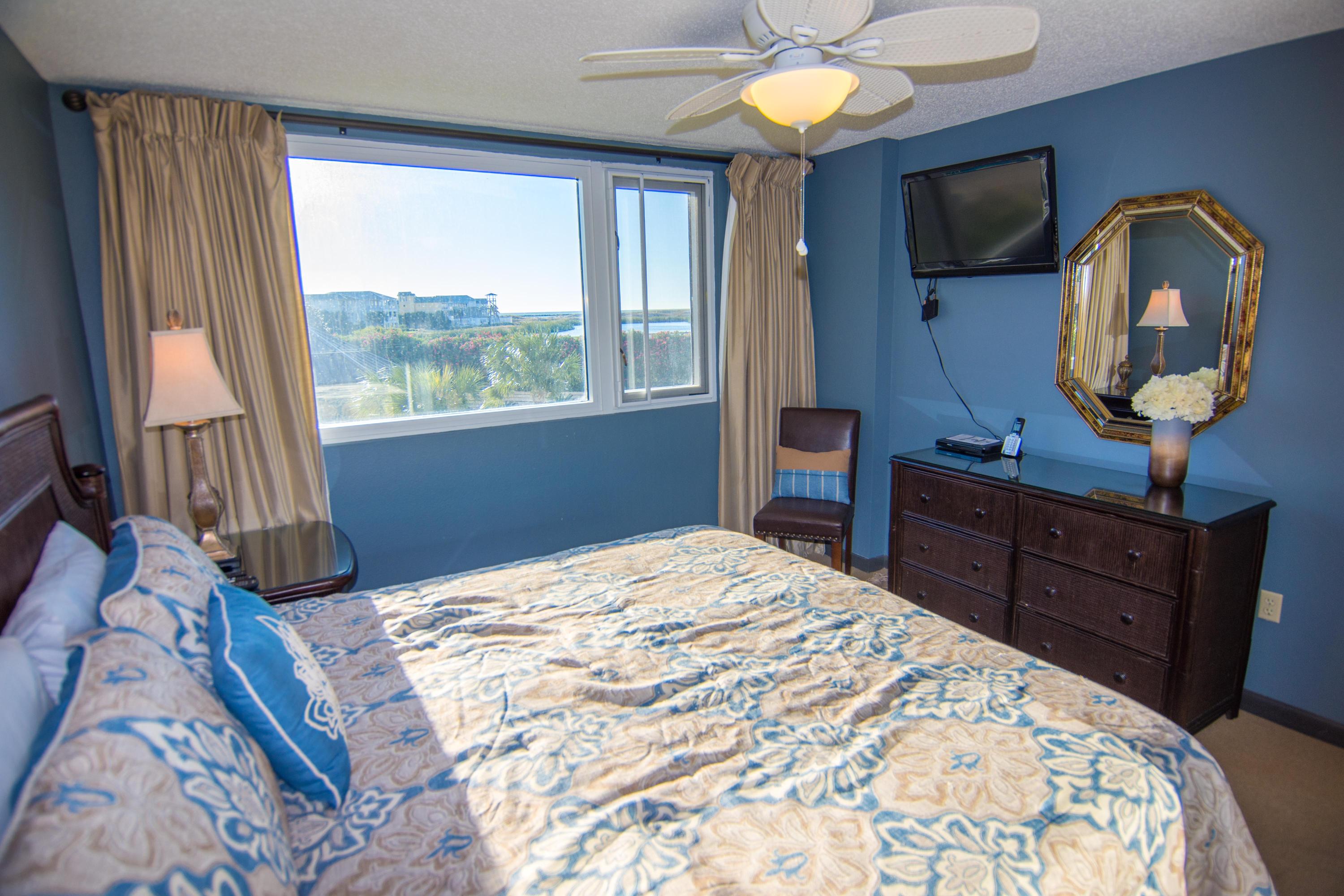 ISLANDER CONDO PH 2 - Residential