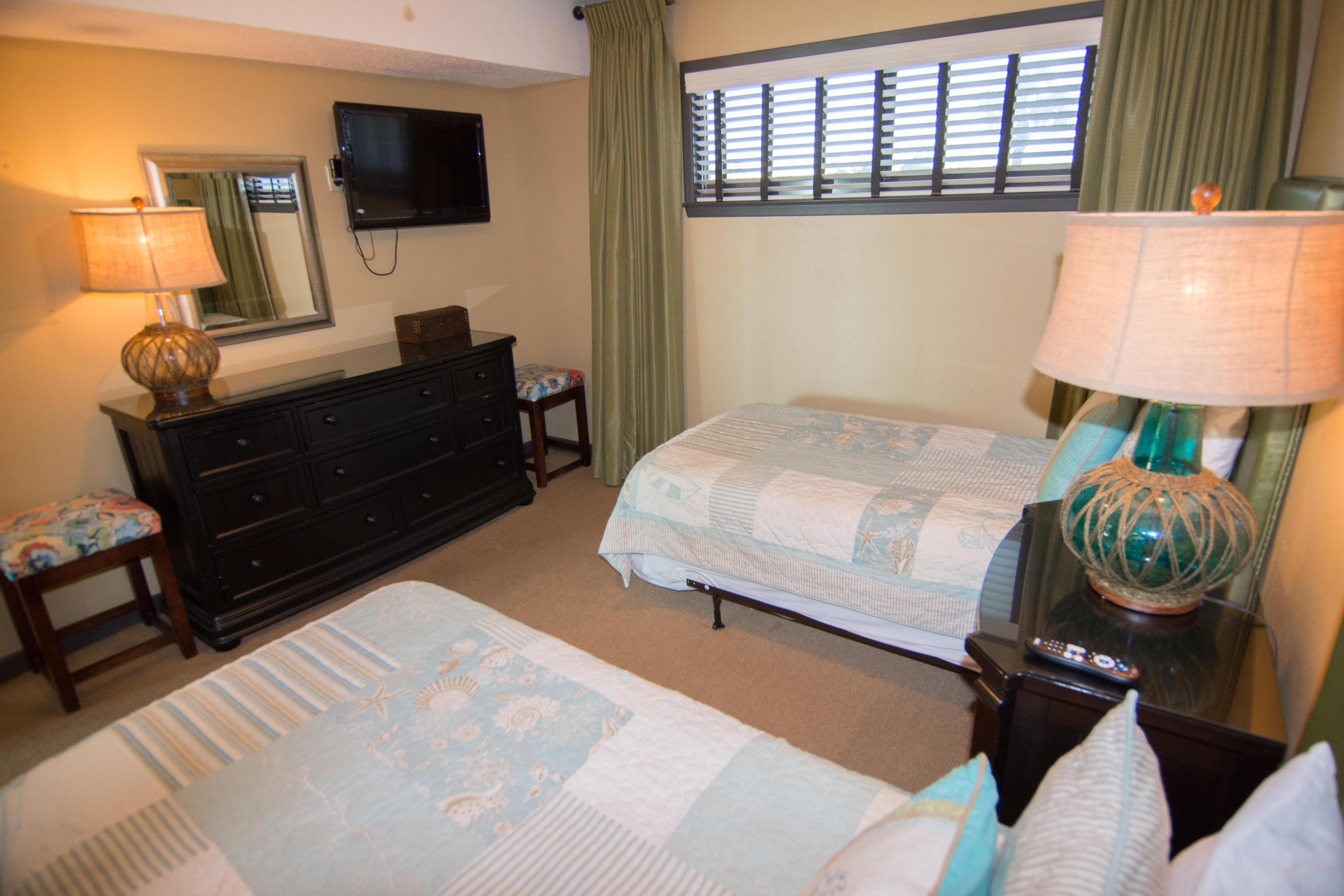 ISLANDER CONDO PH 2 - Residential