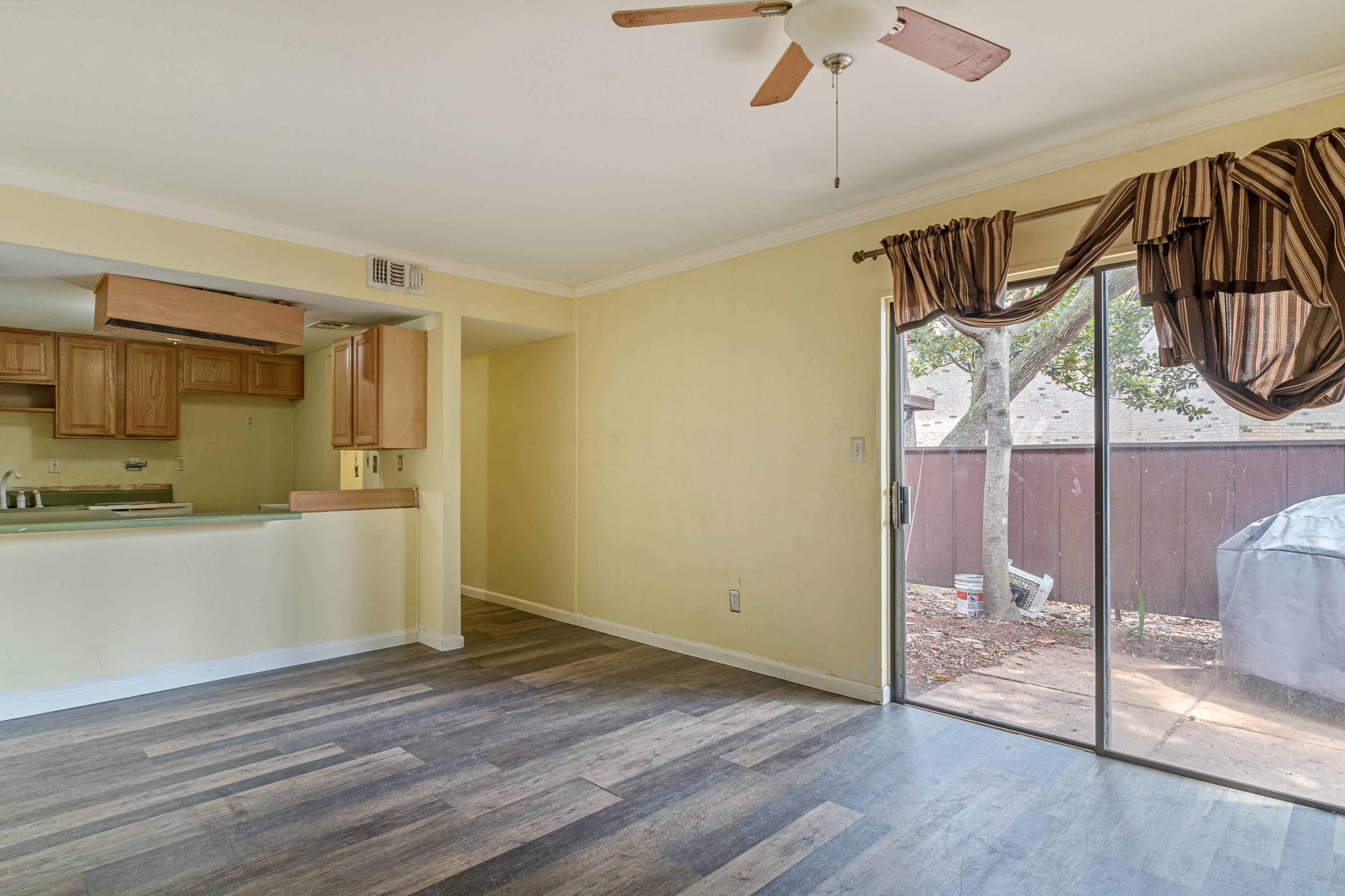 MOSSEY COVE T/H - Residential