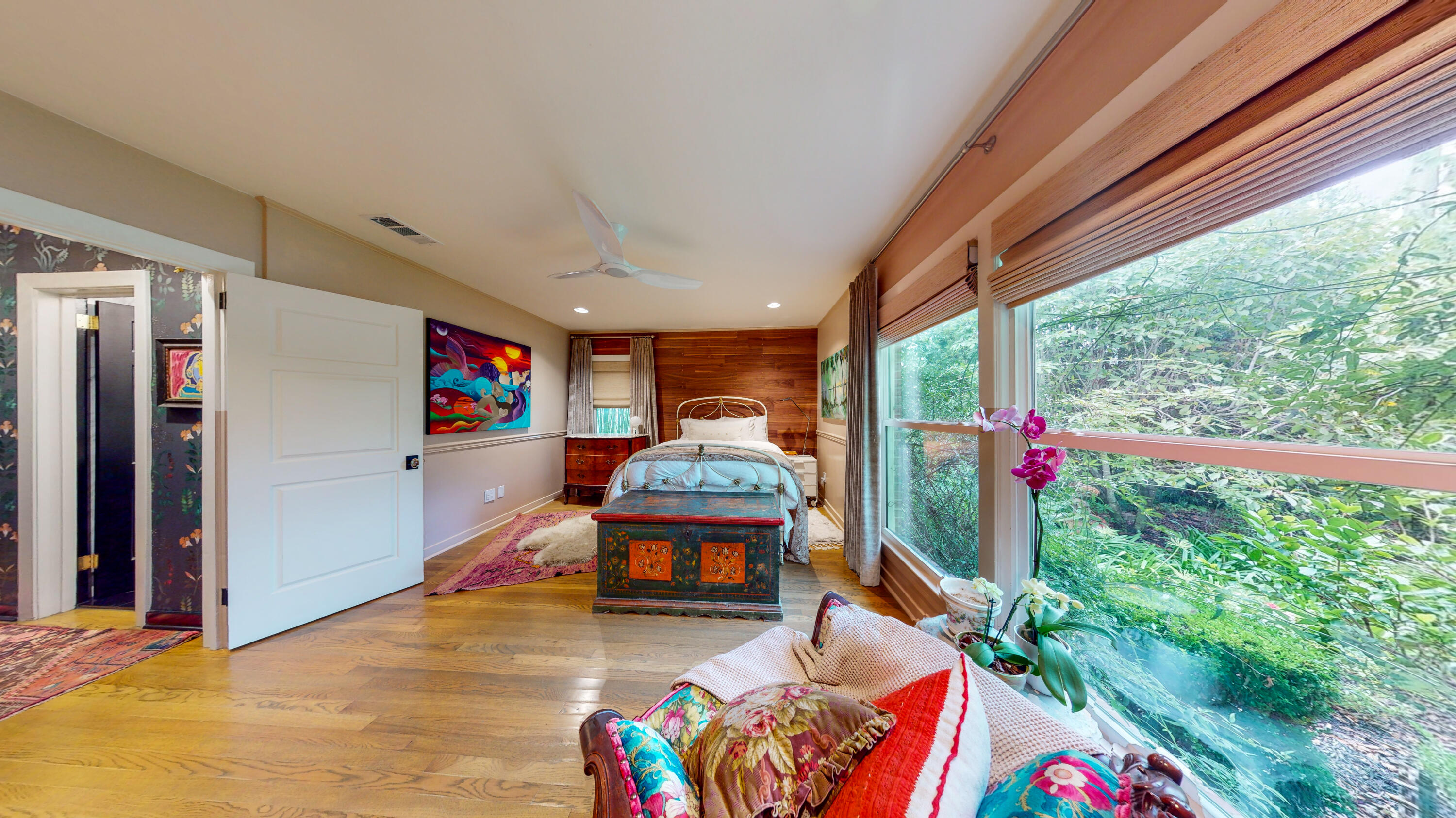 EAST HILL - Residential