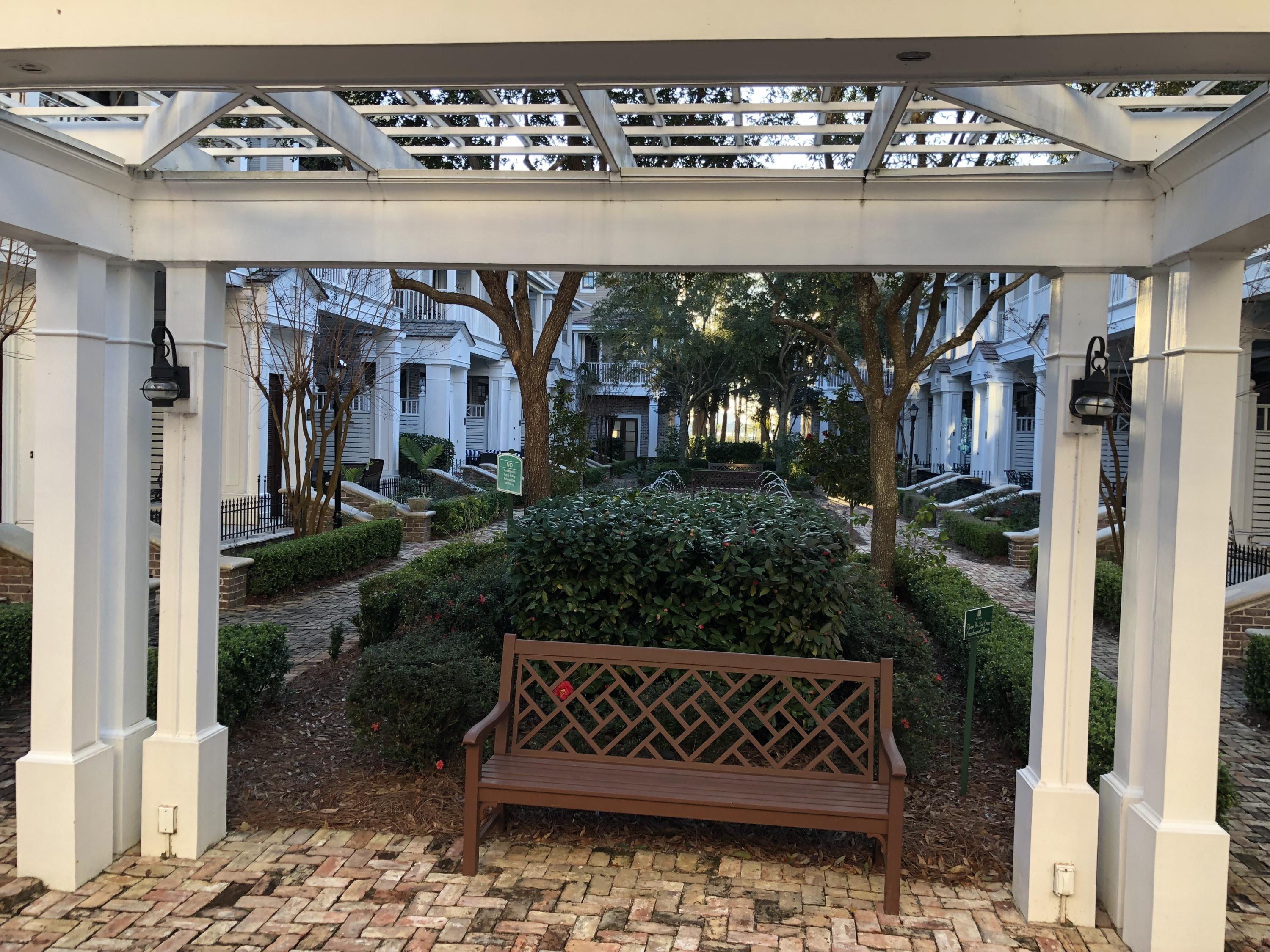 PILOT HOUSE - Residential