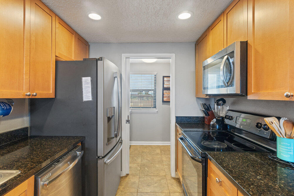 NAVARRE TOWERS CONDO - Residential
