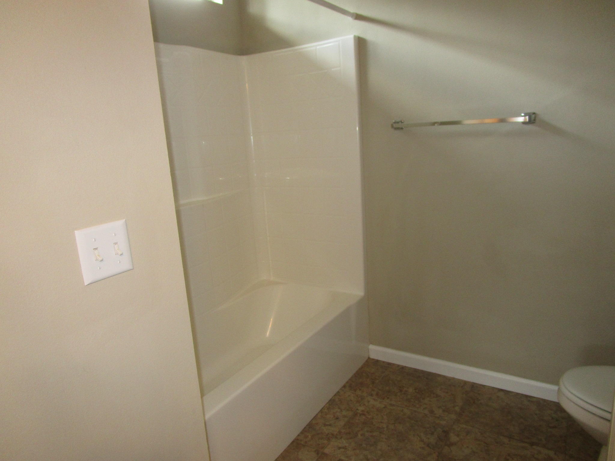 REDWOOD VILLAGE - Residential Lease