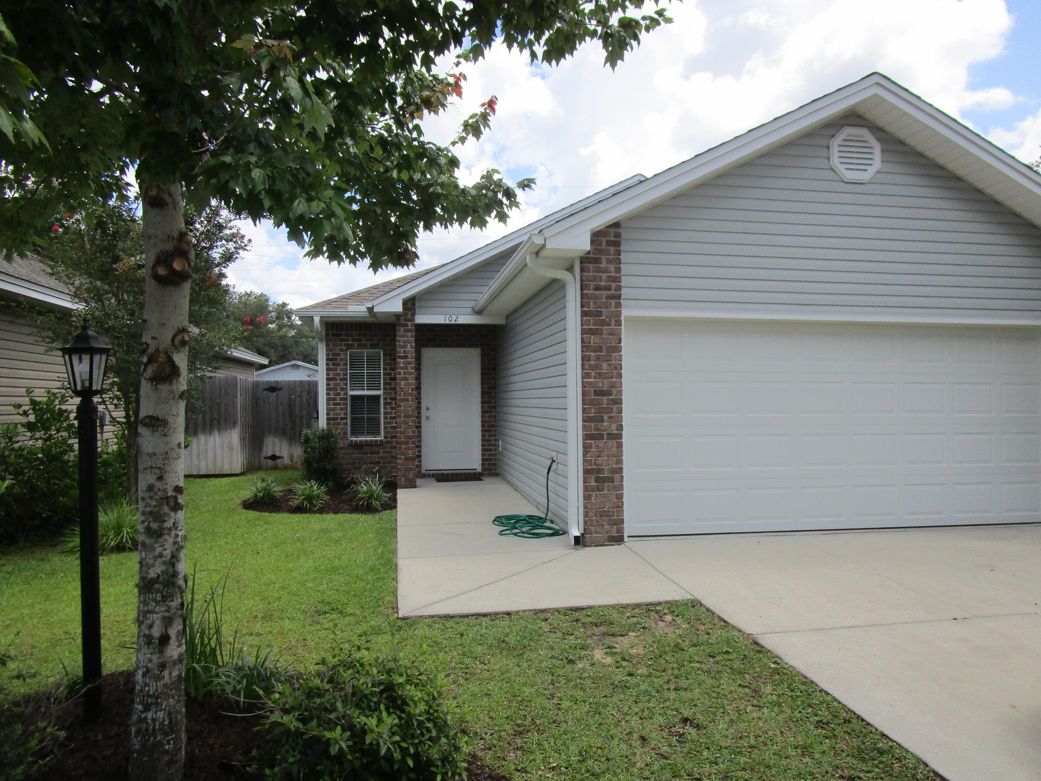 REDWOOD VILLAGE - Residential Lease