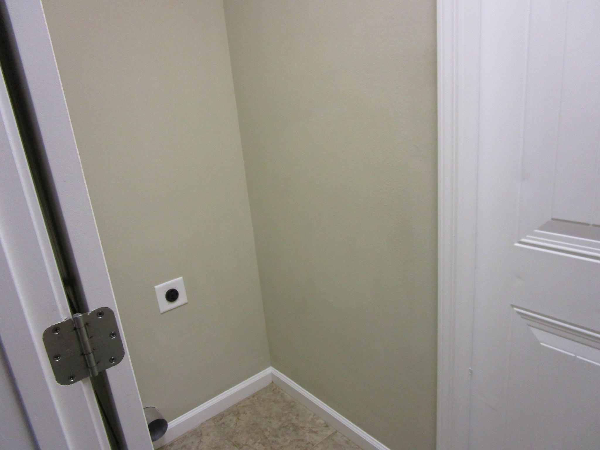 REDWOOD VILLAGE - Residential Lease