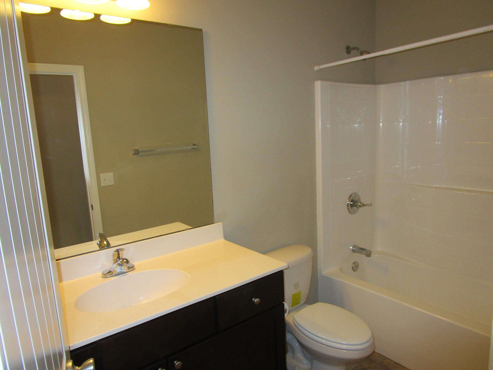 REDWOOD VILLAGE - Residential Lease