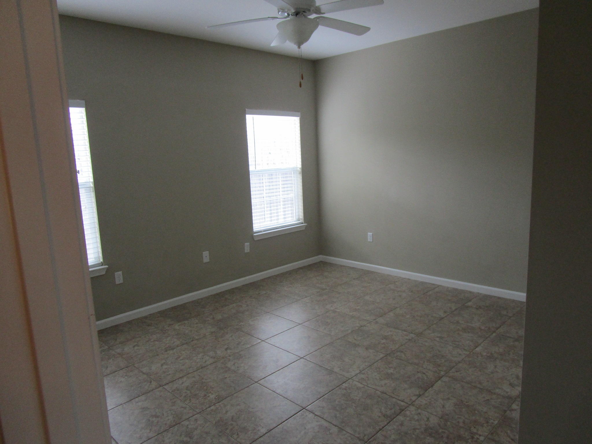 REDWOOD VILLAGE - Residential Lease