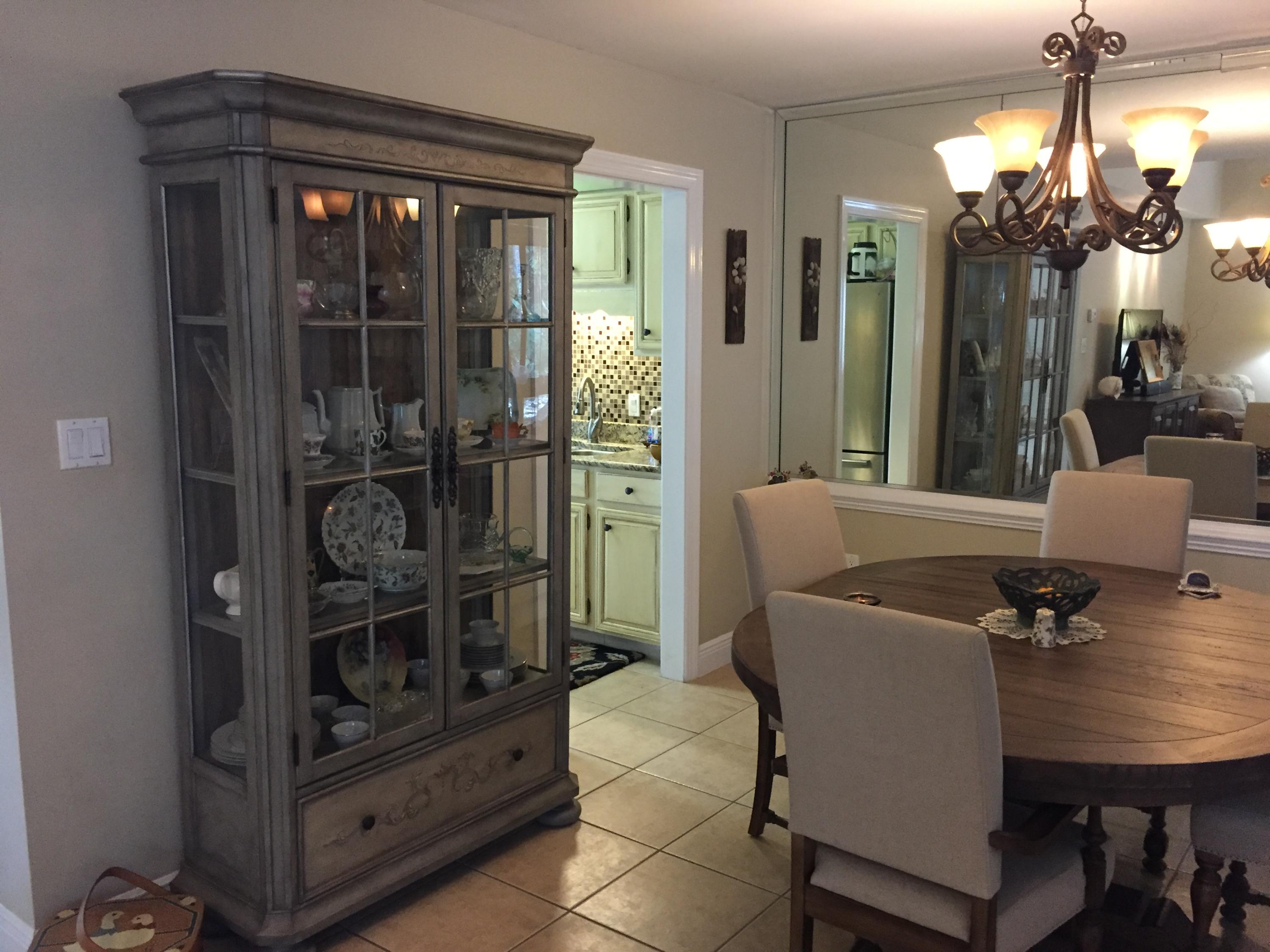 ROYAL OAK VILLAS BLUEWATER BAY - Residential