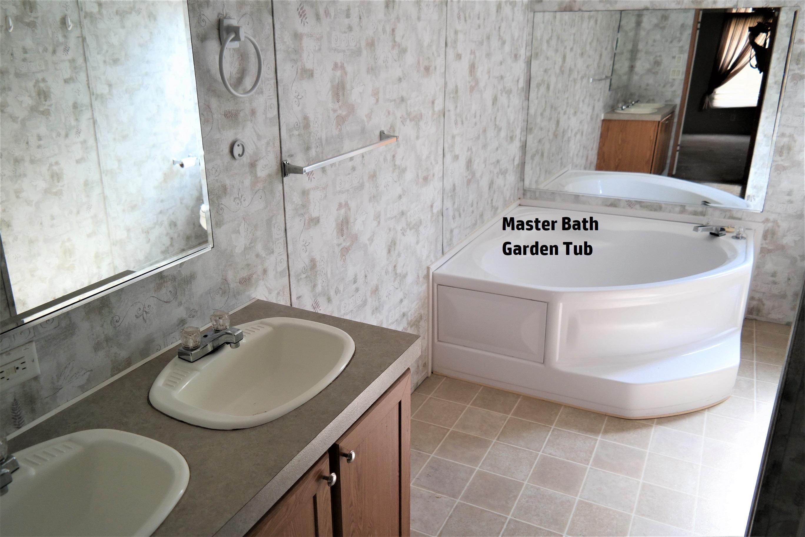 OAKWOOD HILLS UNIT 1 - Residential