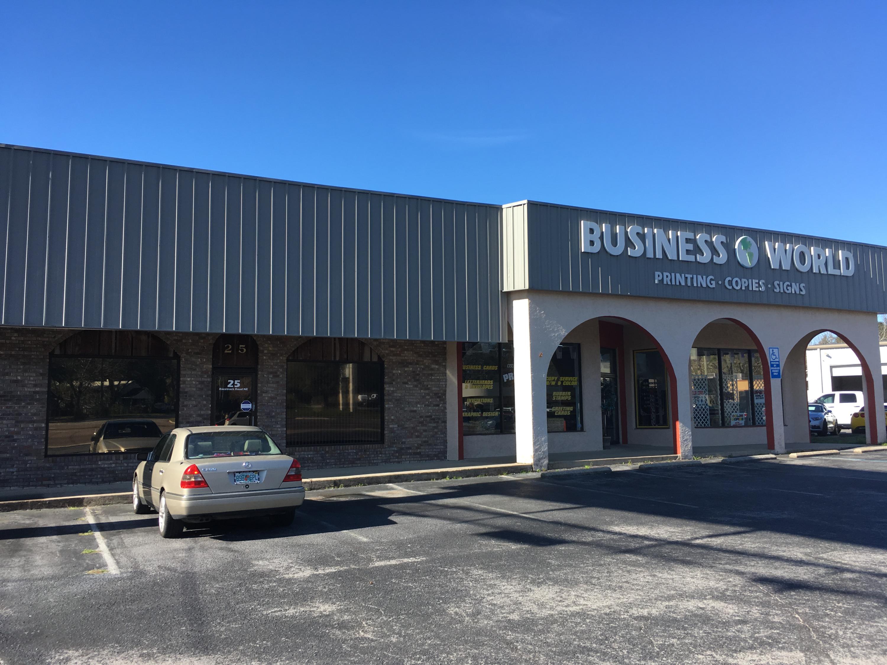 Unit faces Racetrack Road for good exposure to the street. Open floor plan with restroom in the rear of the unit. Owner will install new floor covering and paint.