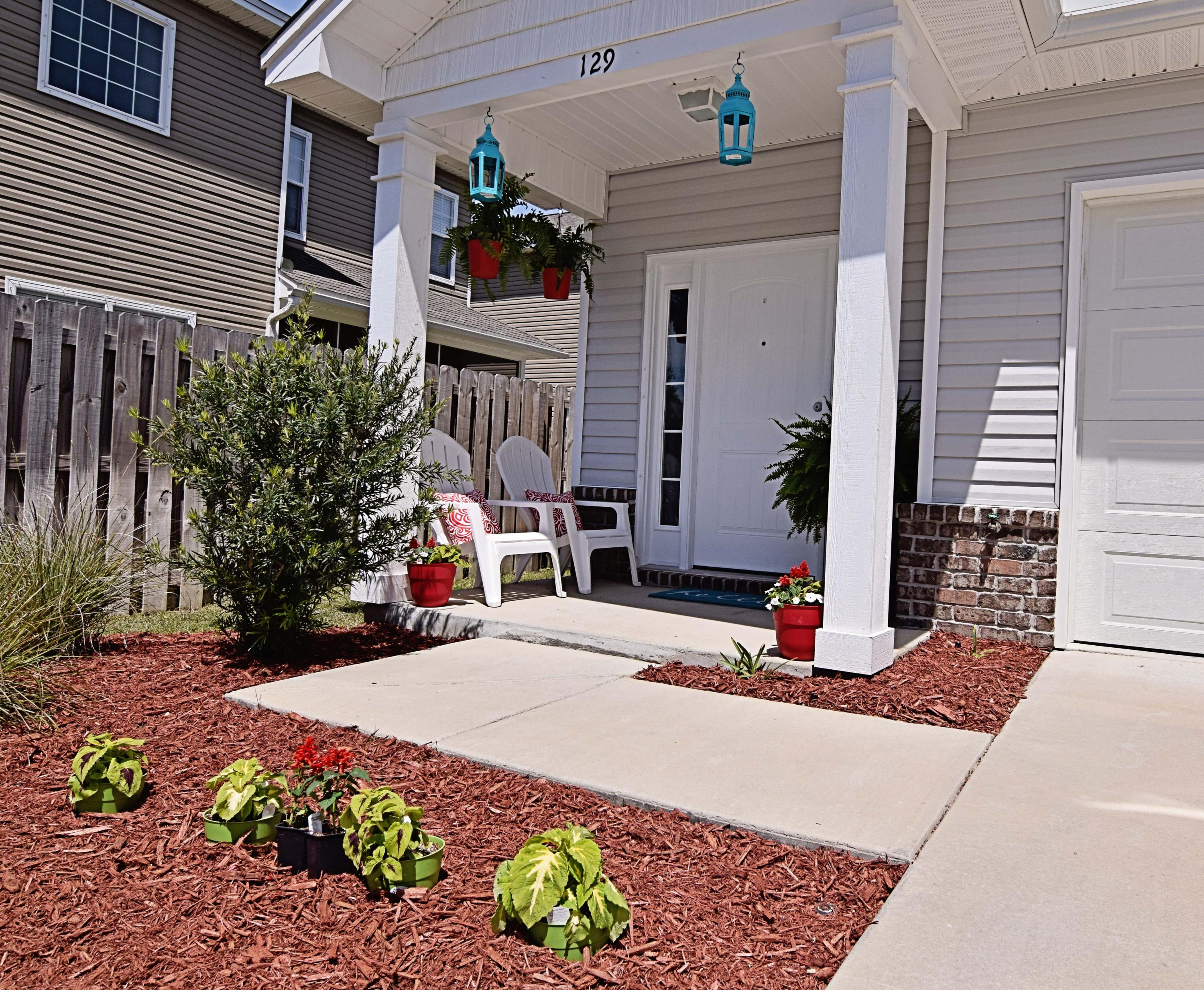 REDWOOD VILLAGE - Residential