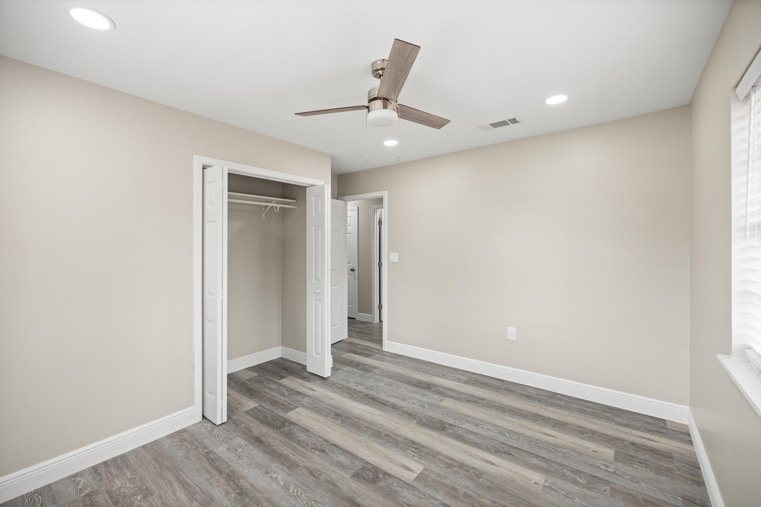 BAYOU POQUITO - Residential