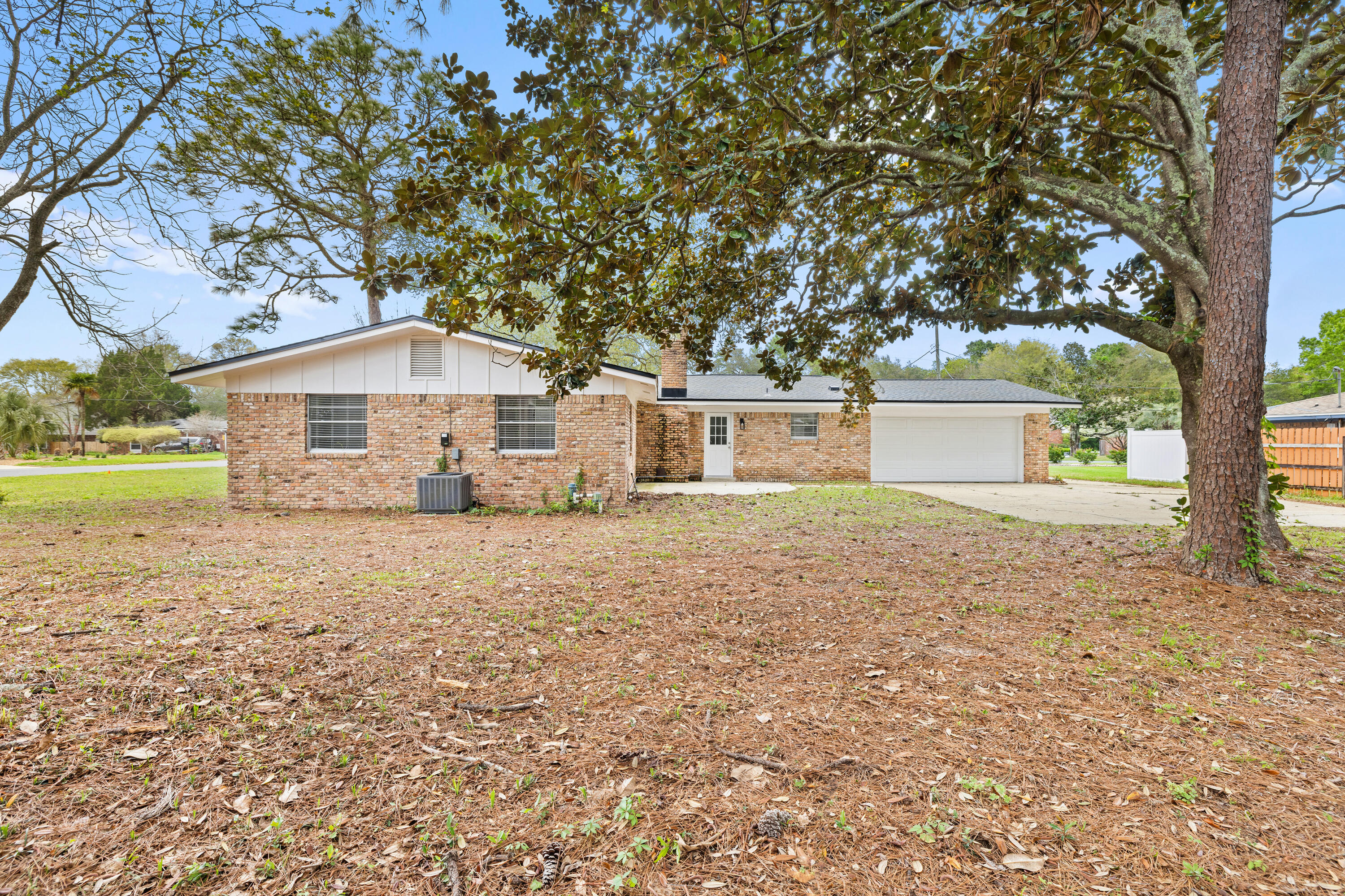 BAYOU POQUITO - Residential