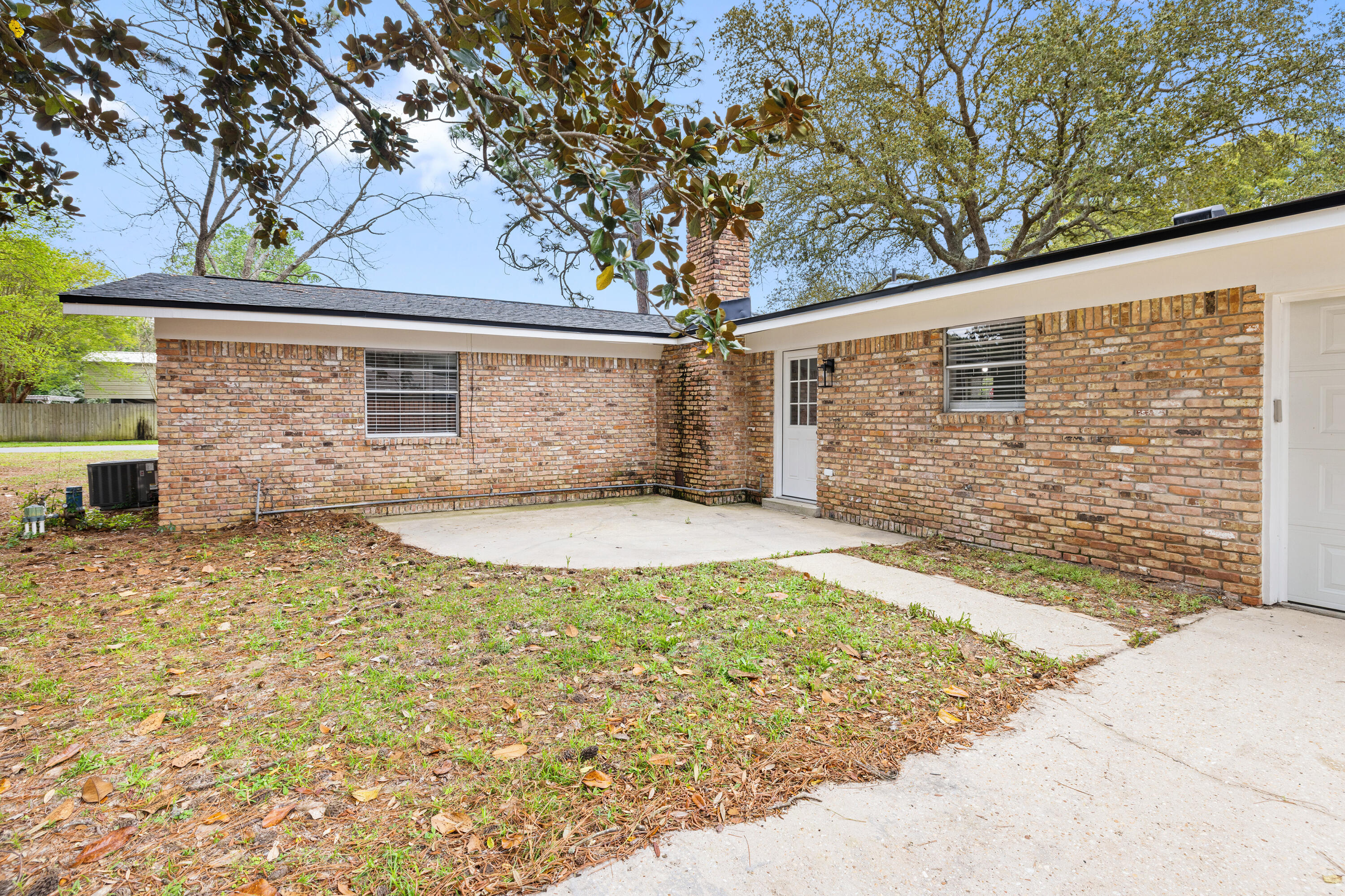 BAYOU POQUITO - Residential