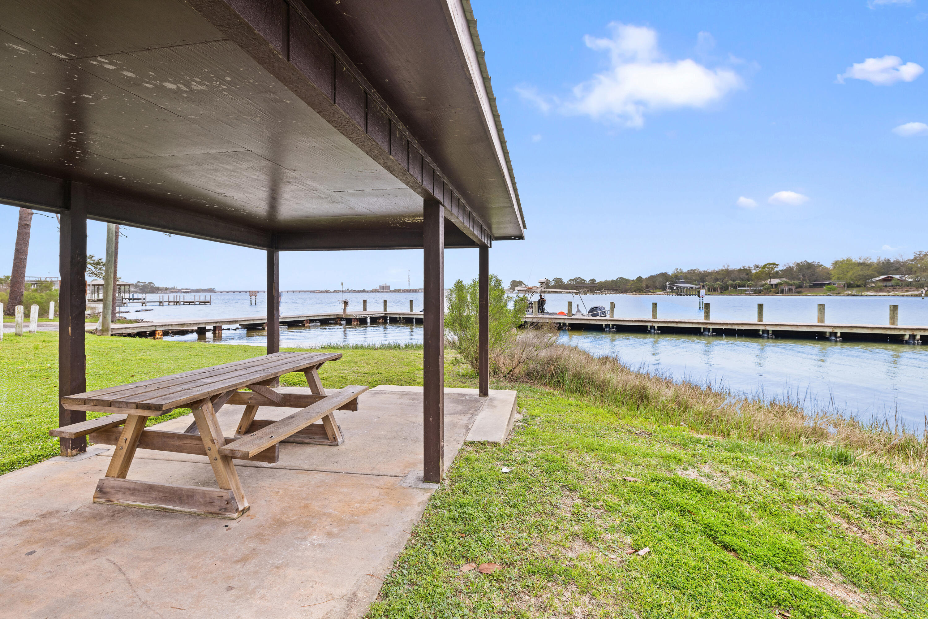 BAYOU POQUITO - Residential