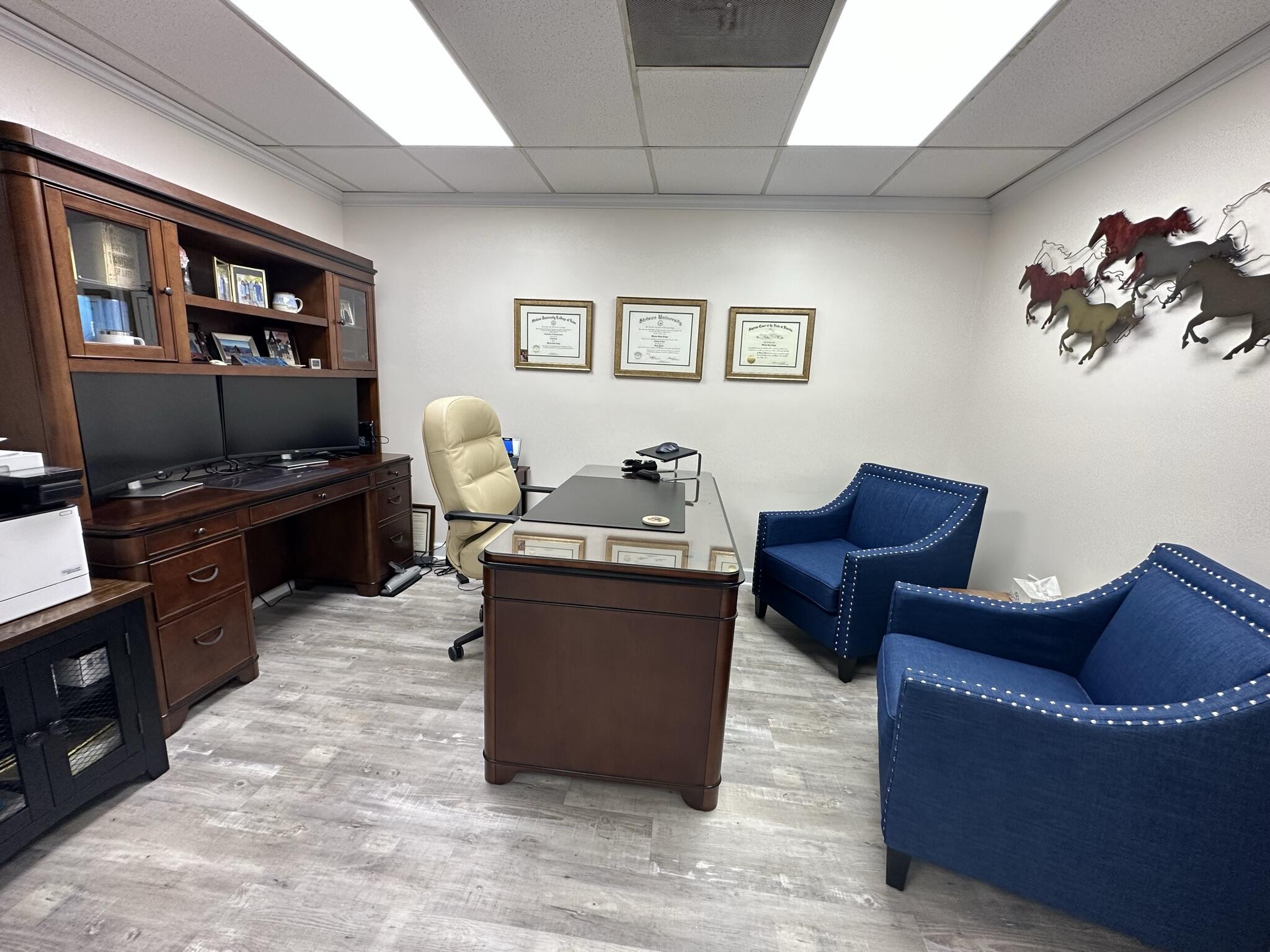 Great location on the South end of town! Perfect for a Professional or Doctor's office.Recently remodeled!