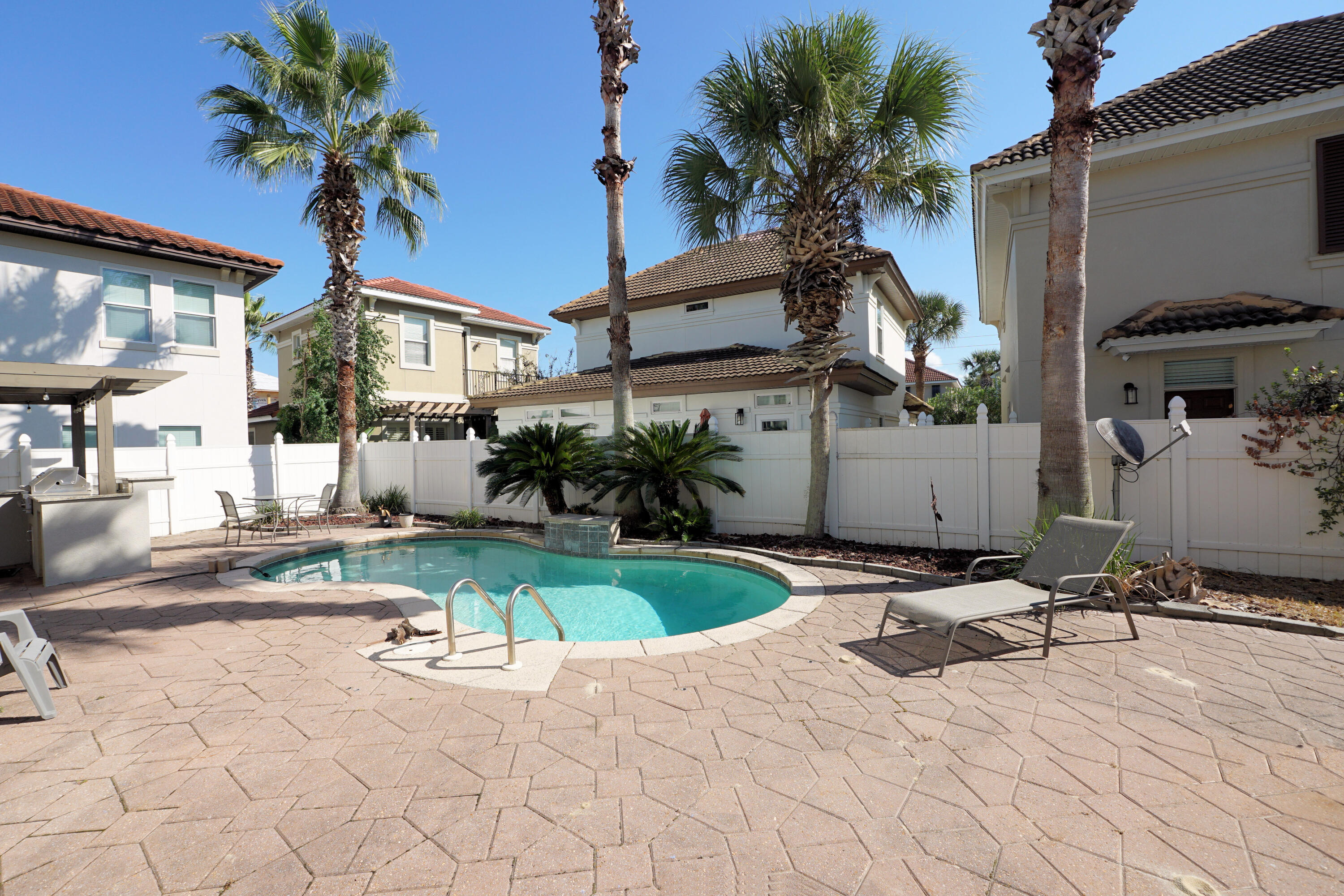 CALUSA BAY S/D - Residential Lease