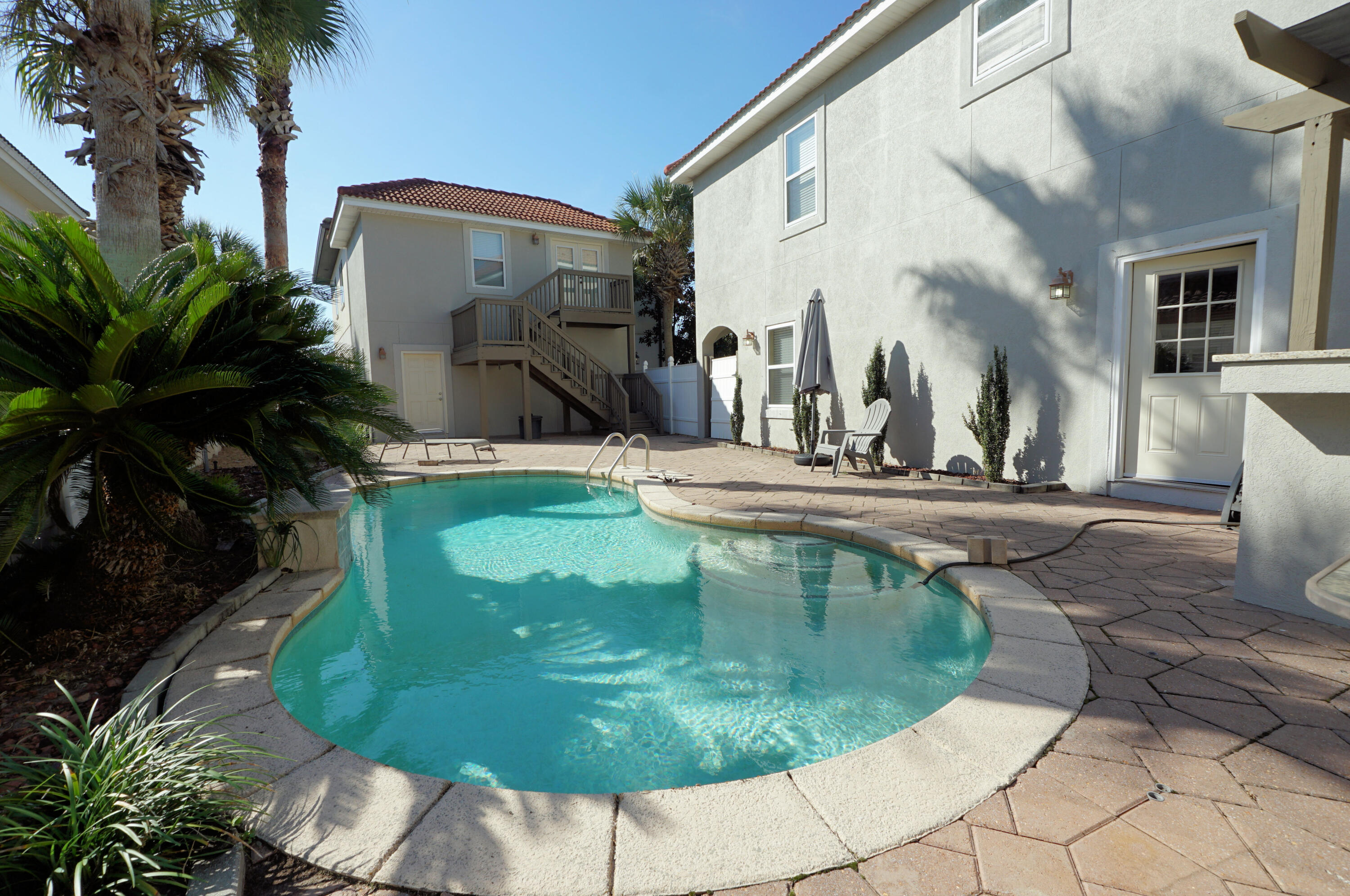 CALUSA BAY S/D - Residential Lease