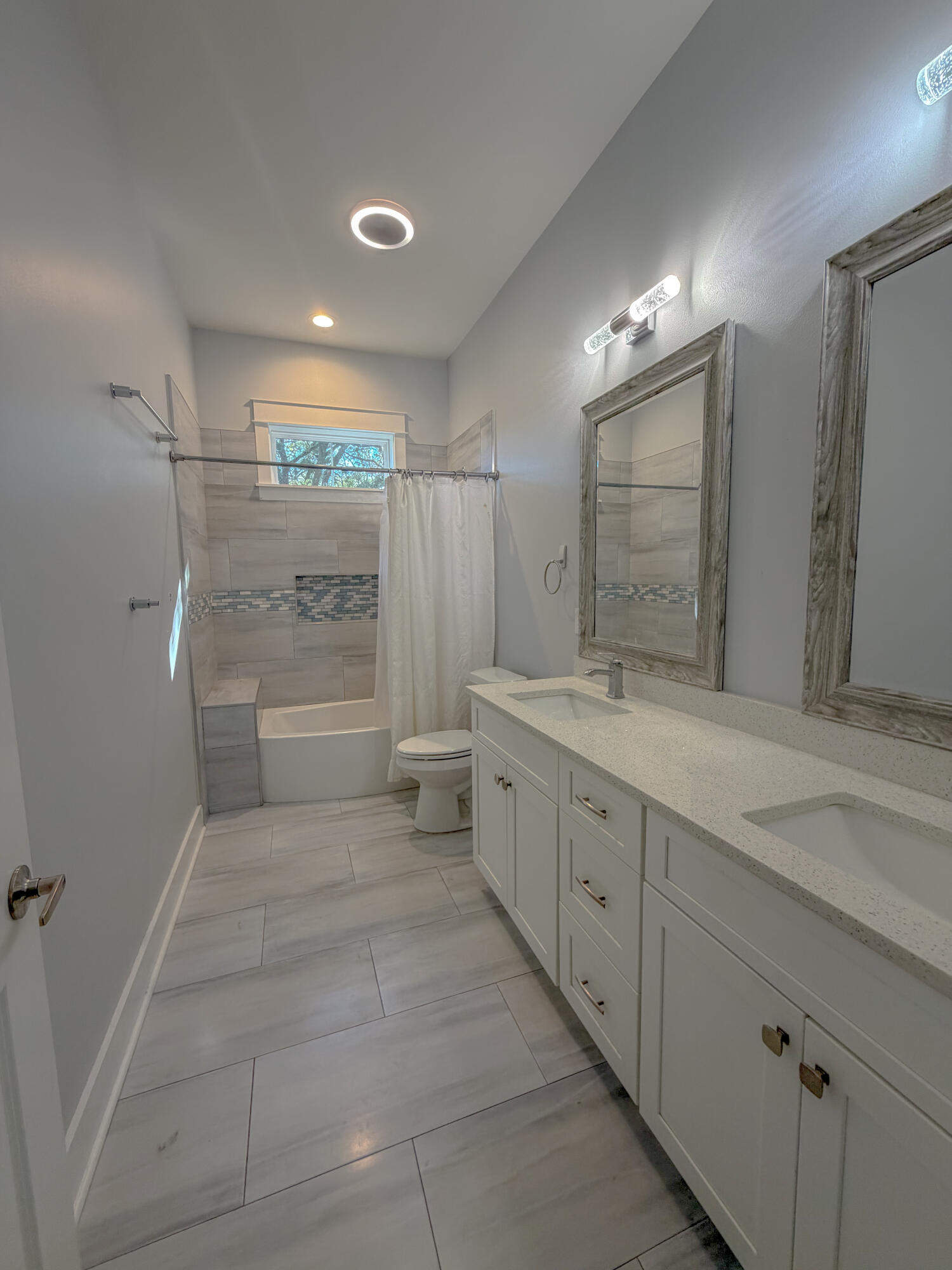 SEABREEZE 3RD ADDN - Residential