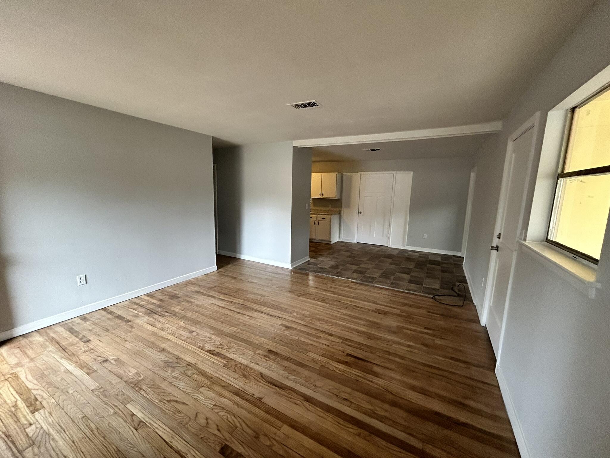 ADAMS POWELL EAST - Residential Lease